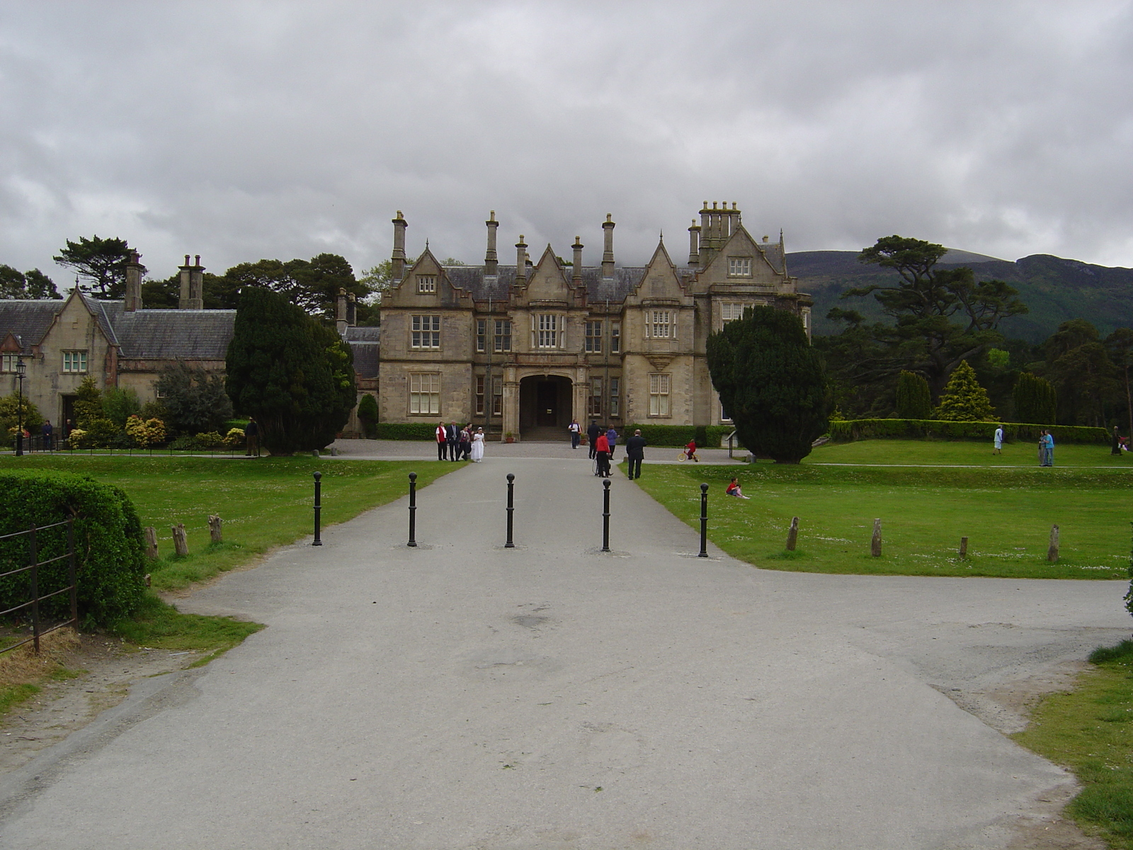 รูปถ่าย ไอร์แลนด์(Ireland) เคอร์รี่(Kerry) สวนสาธารณะคิลลาร์นีย์เนชั่นเนล(Killarney National Park) บ้านมัครอส(Muckross House) 2004-05 19