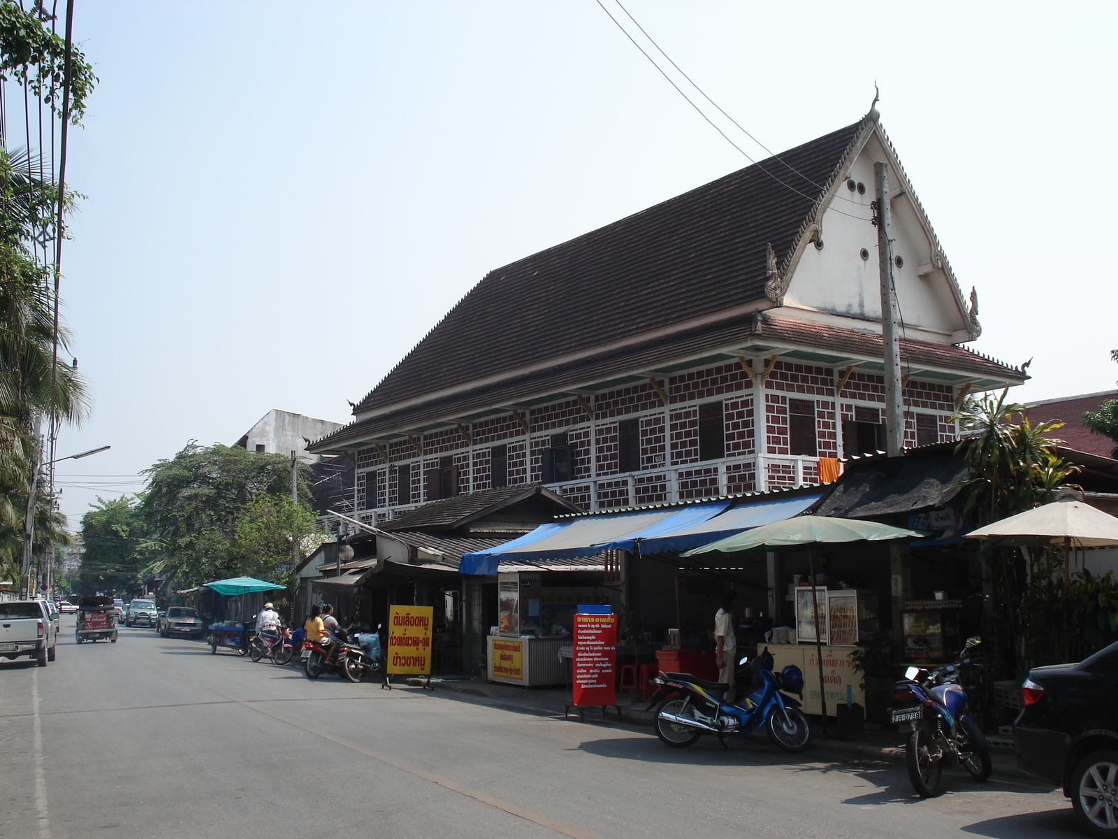 รูปถ่าย ไทย(Thailand) เชียงใหม่(Chiang Mai) ข้างในคุเมืองเชียงใหม่(Inside Canal) 2006-04 24