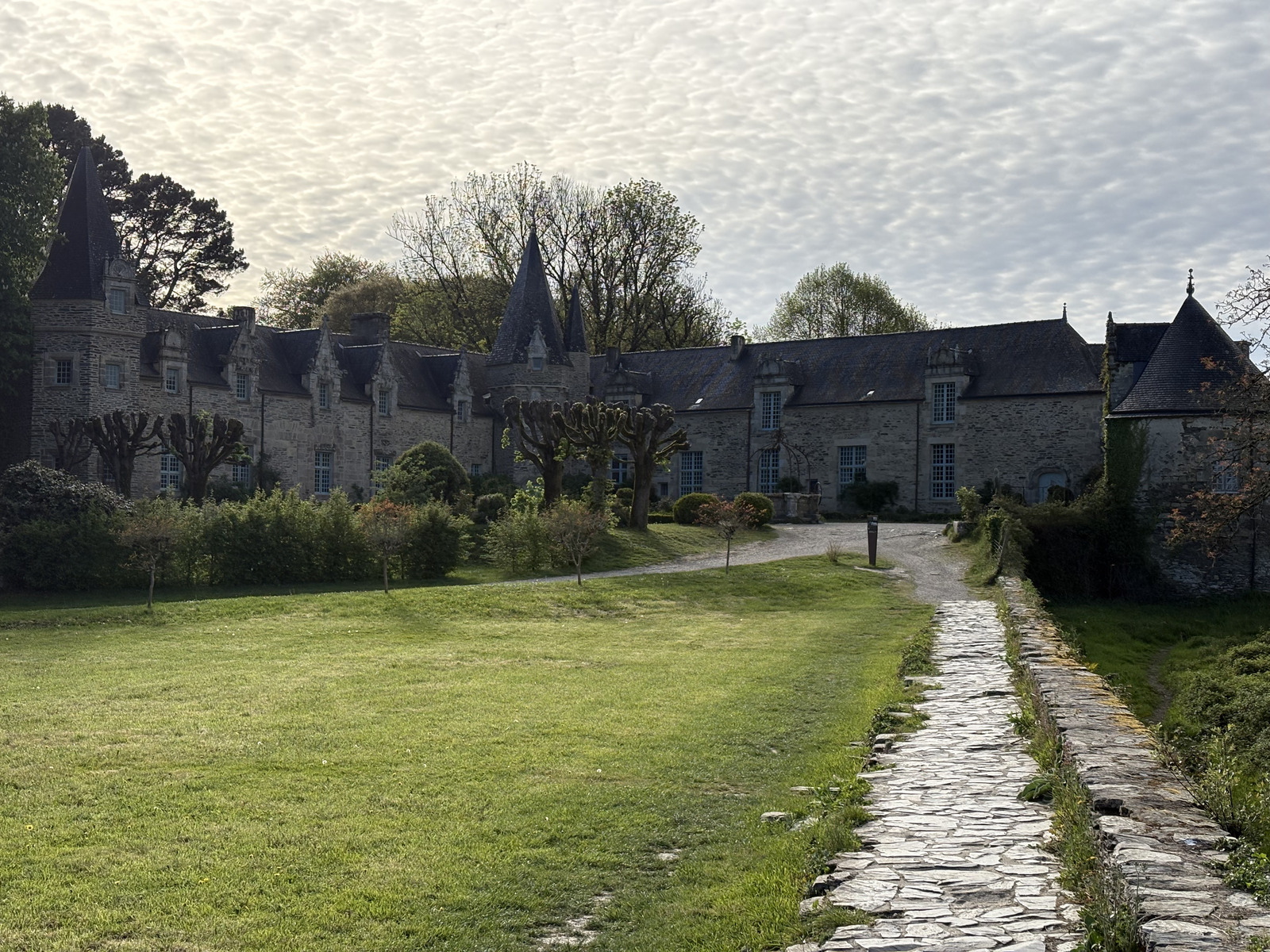 รูปถ่าย ฝรั่งเศส(France) รอชฟอร์-อ็อง-แตร์(Rochefort en terre) 2026-04 34