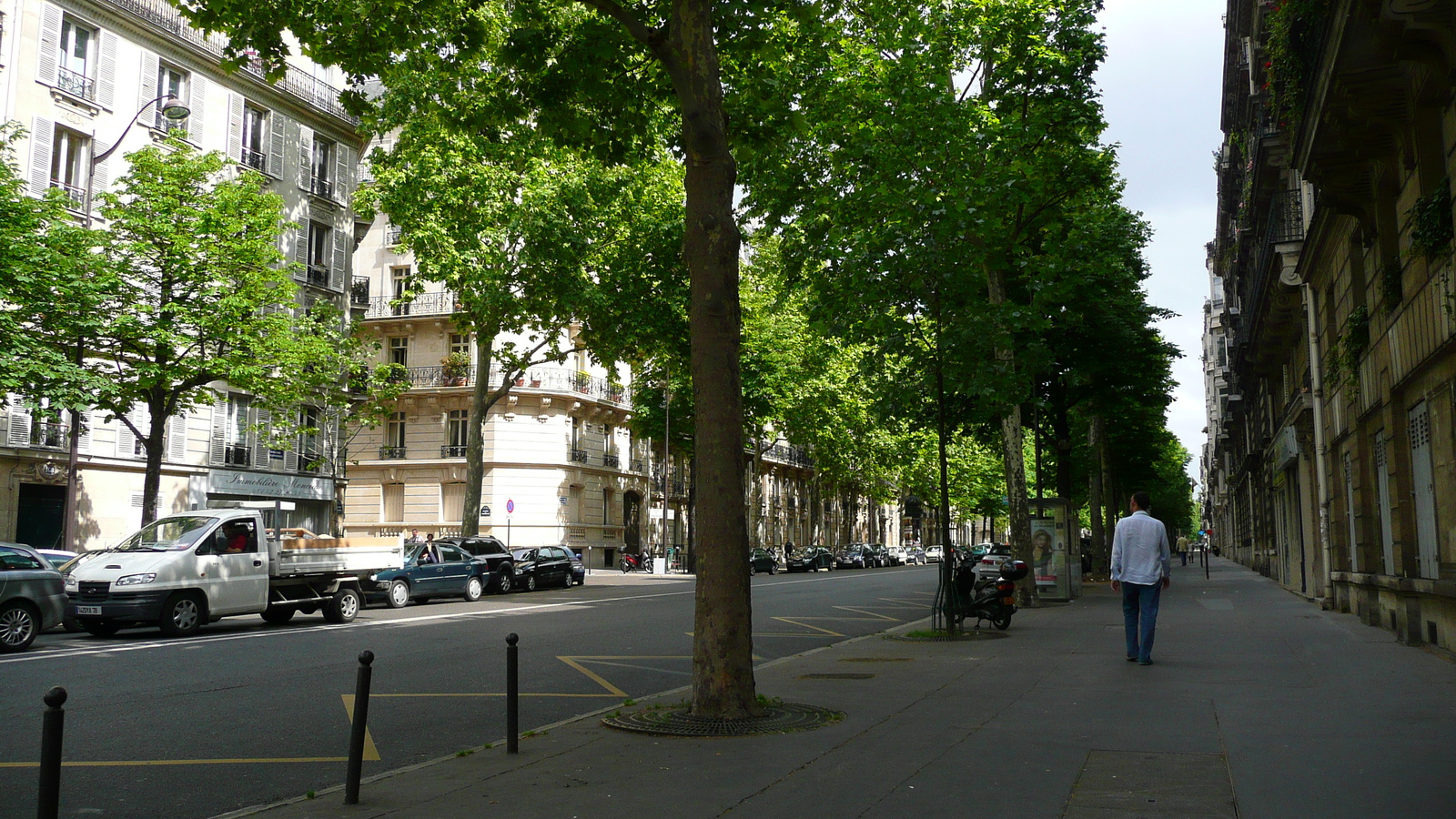รูปถ่าย ฝรั่งเศส(France) ปารีส(Paris) คุ้มที่ 17 (17th Arrondissement) จัตุรัสวากราม(Place Wagram) 2007-05 9