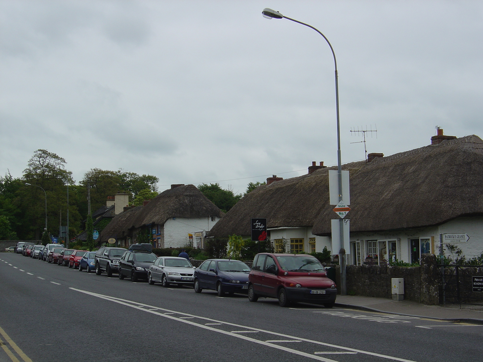 รูปถ่าย ไอร์แลนด์(Ireland) เคาน์ตีลิเมอริก(Limerick County) อาแดร์(Adare) 2004-05 19