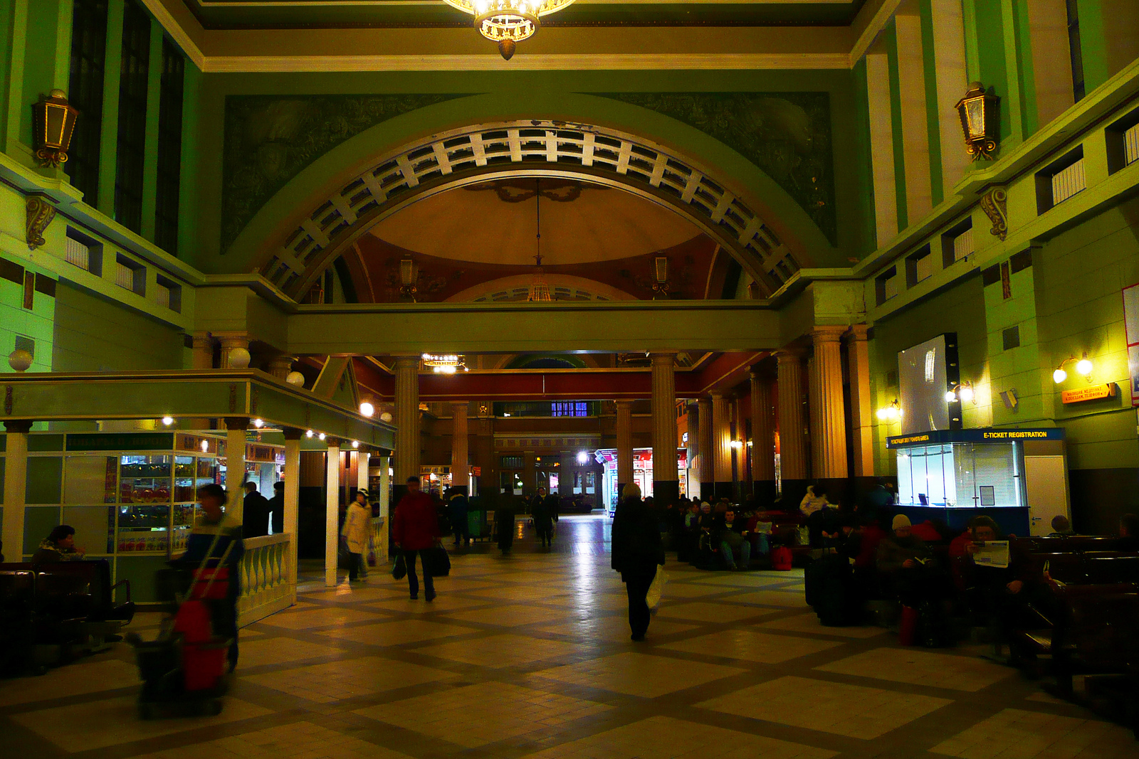 รูปถ่าย รัสเซีย(Russia) มอสโก(Moscow) สถานีรถไฟเคียฟสกี(Kiyevsky Railway Station) 2007-11 2