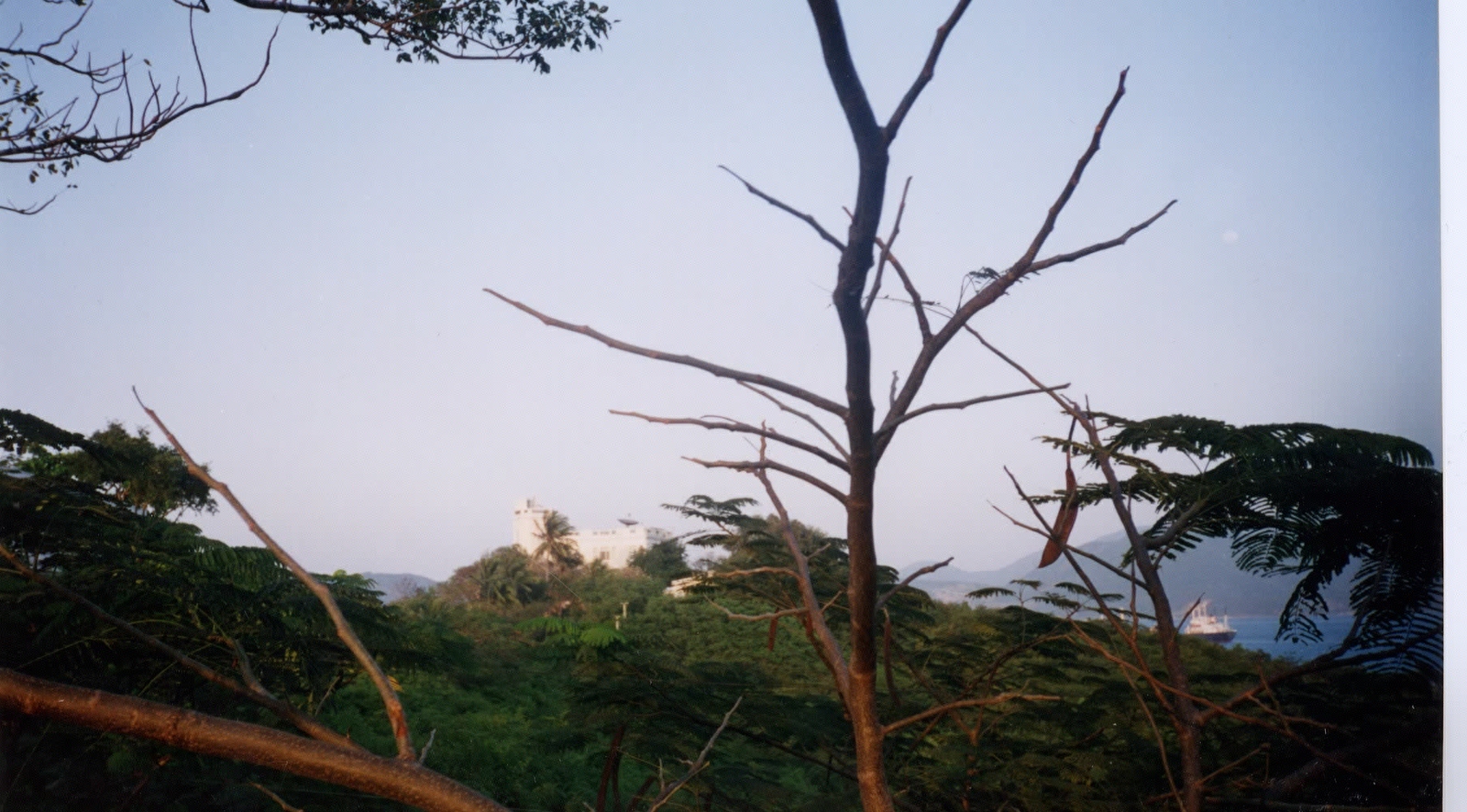 รูปถ่าย เวียดนาม(Vietnam) นาชัง(Nha Trang) 1995-12 19
