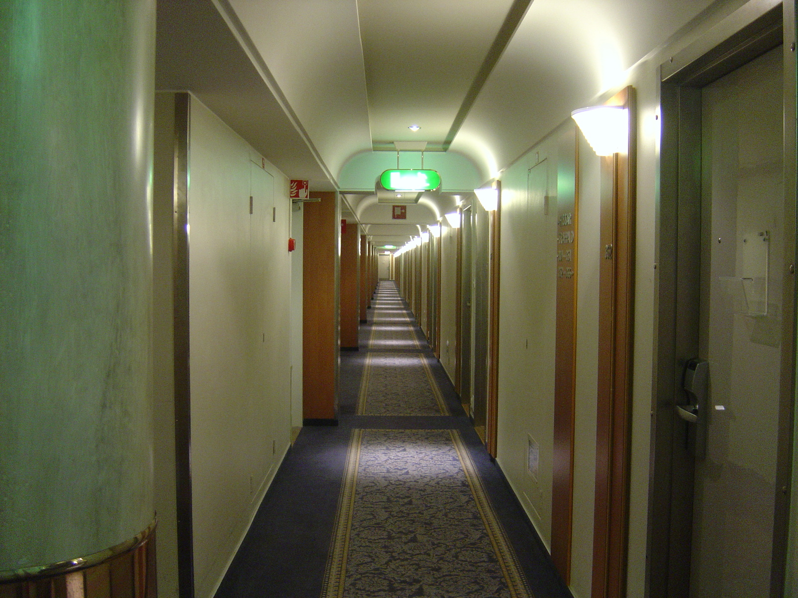 รูปถ่าย สวีเดน(Sweden) สตอกโฮล์ม(Stockholm) โรงแรมสแกนดิก เซอร์เกลพลาซา(Scandic Sergel Plaza Hotel) 2005-06 7