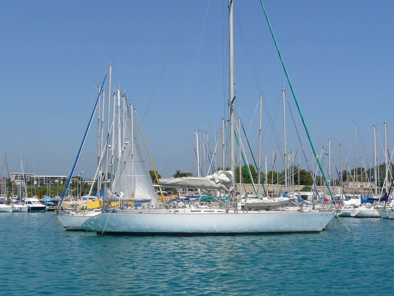 รูปถ่าย ฝรั่งเศส(France) อองทีป(Antibes) ท่าเรือโวบ็อง(Port Vauban) 2007-07 1