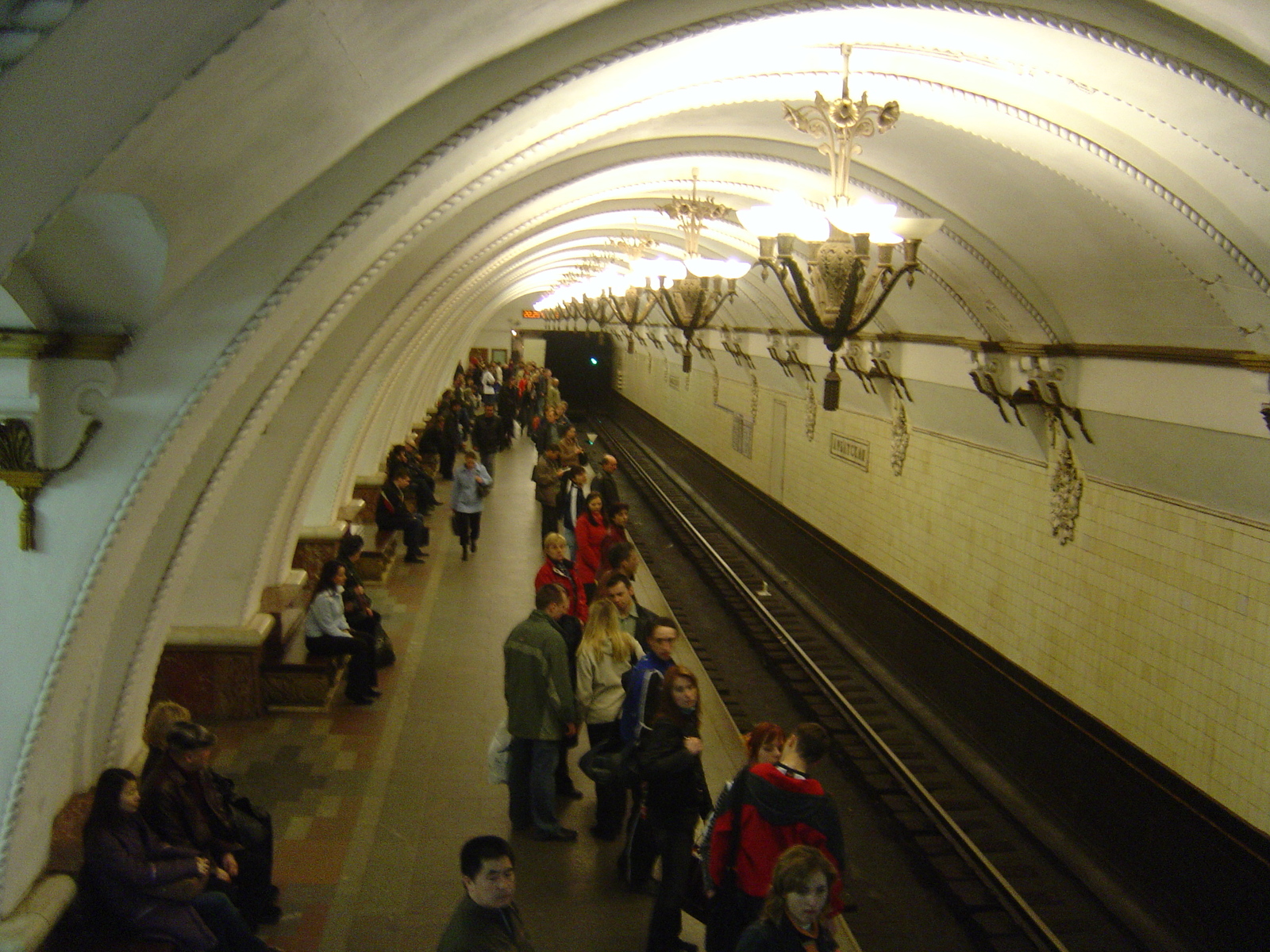 รูปถ่าย รัสเซีย(Russia) มอสโก(Moscow) รถไฟใต้ดิน(Subway) 2005-04 11