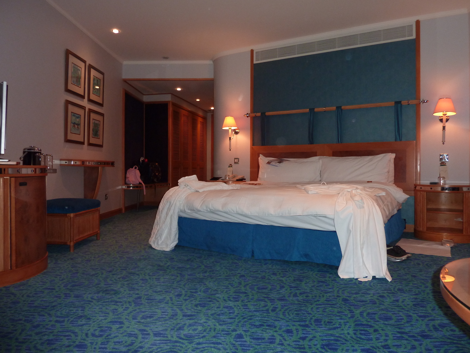 รูปถ่าย สหรัฐอาหรับเอมิเรตส์(United Arab Emirates) ดูไบ(Dubai) โรงแรมจูไมราห์บีช(Jumeirah Beach Hotel) 2009-12 38