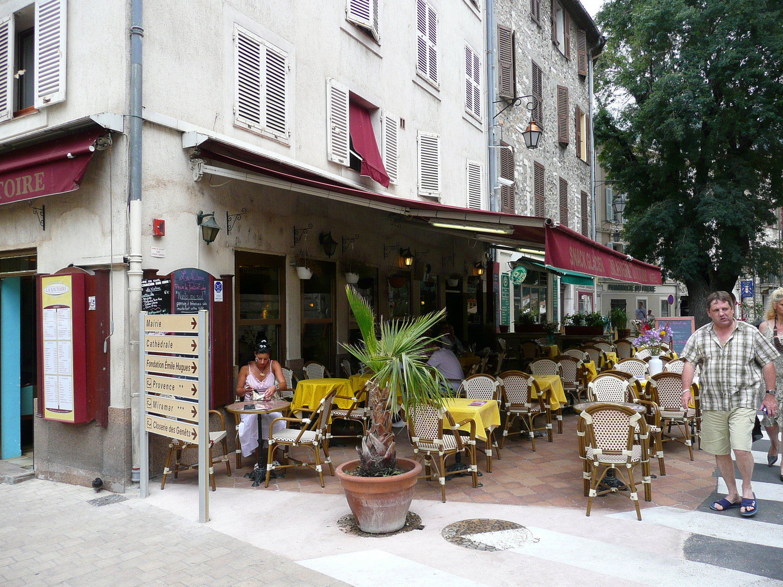 รูปถ่าย ฝรั่งเศส(France) วังซ์(Vence) จัตุรัสกร็องฌาร์แด็ง(Place du Grand Jardin) 2007-07 35