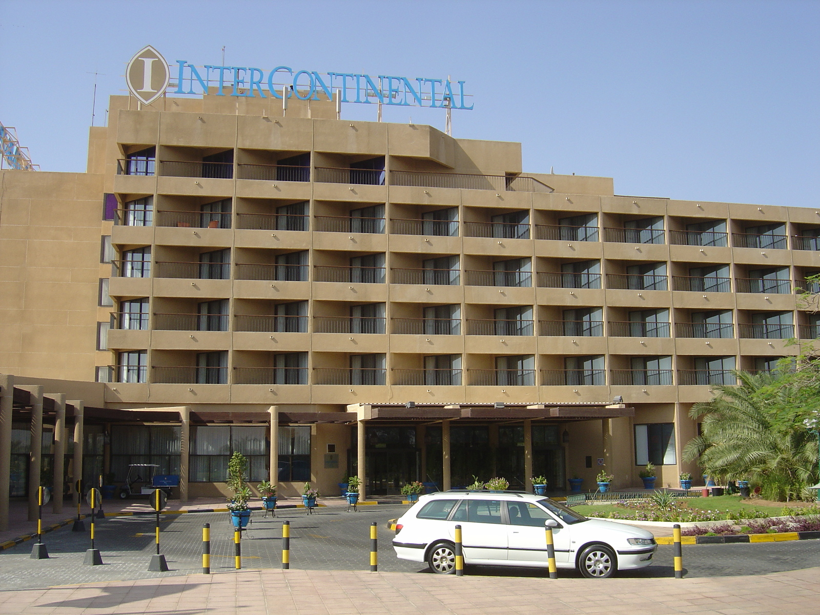 รูปถ่าย สหรัฐอาหรับเอมิเรตส์(United Arab Emirates) อาเลอิน(Al Ain) โรงแรมอินเตอร์คอนติเนนตัล(Intercontinental Hotel) 2005-11 16