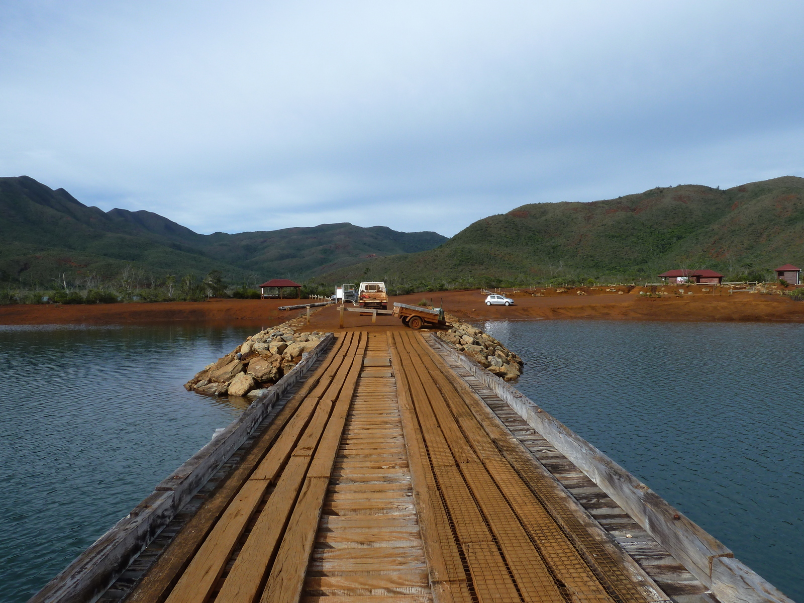 รูปถ่าย นิวแคลิโดเนีย(New Caledonia) อุทยานริเวียร์เบลอ(Parc de la Riviere Bleue) 2010-05 23