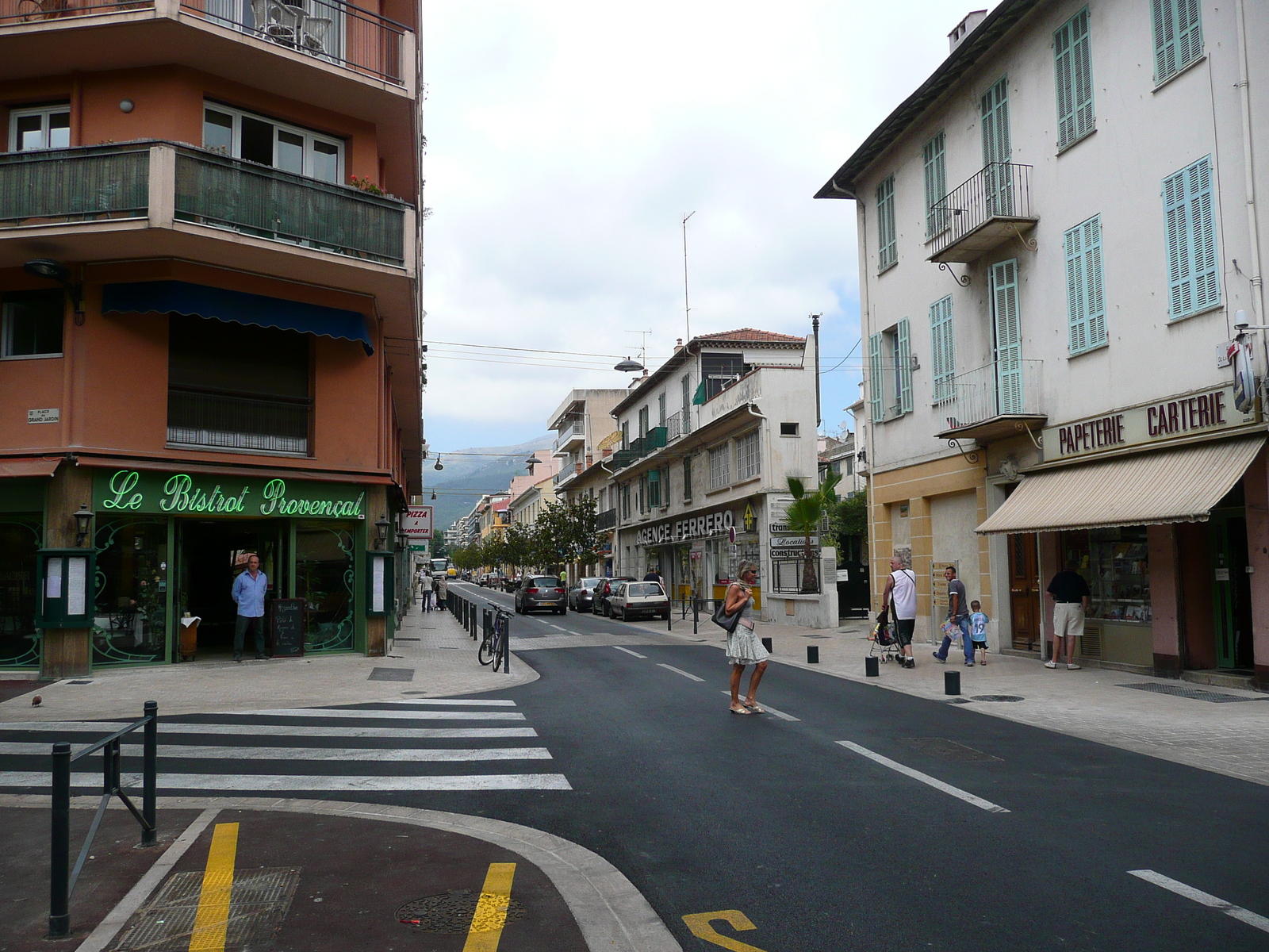 รูปถ่าย ฝรั่งเศส(France) วังซ์(Vence) จัตุรัสกร็องฌาร์แด็ง(Place du Grand Jardin) 2007-07 4