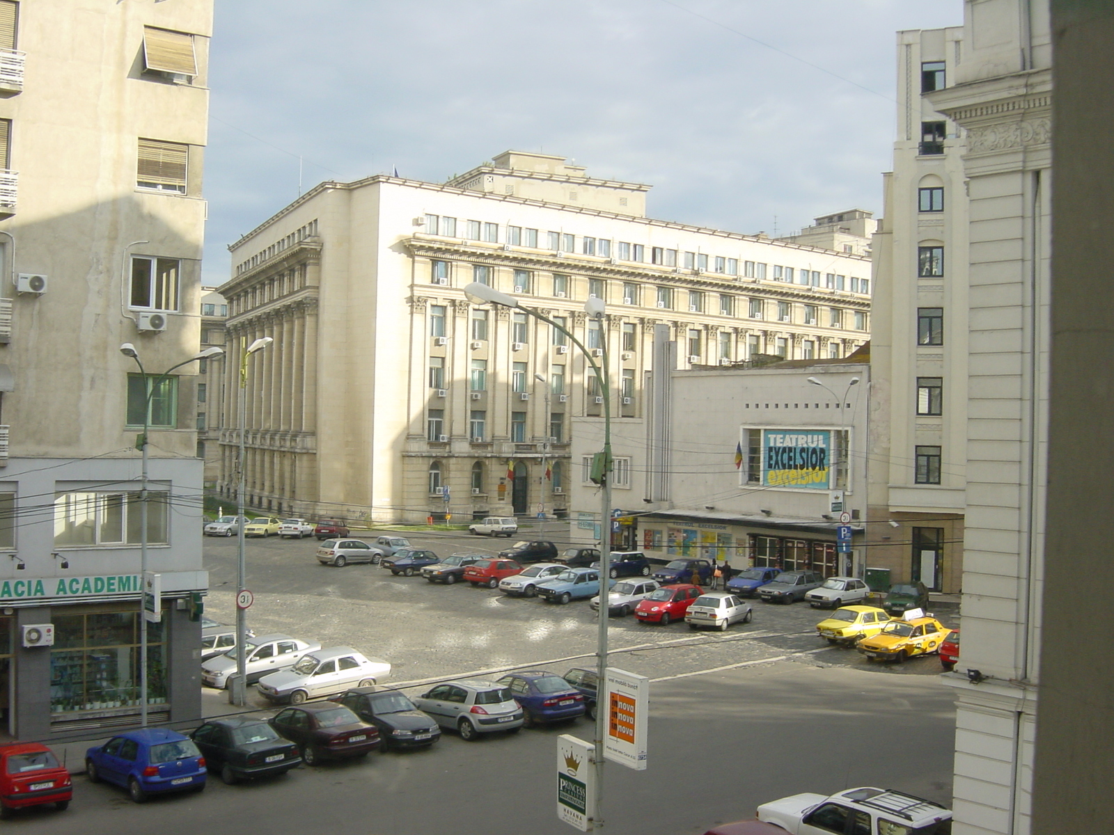 รูปถ่าย โรมาเนีย(Romania) บูคาเรสต์(Bucharest) โรงแรมคอนติเนนตัล(Continental Hotel) 2003-10 8