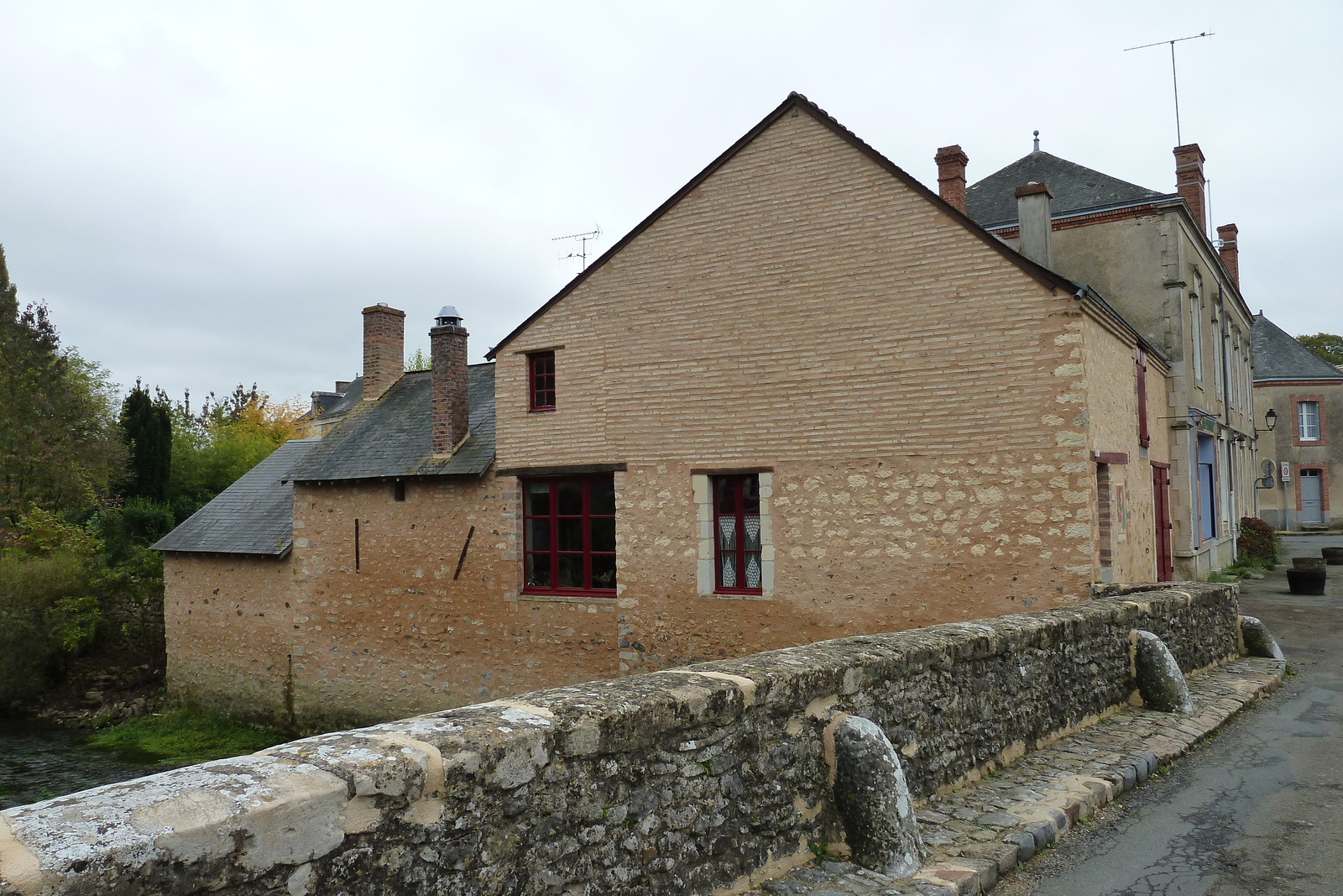รูปถ่าย ฝรั่งเศส(France) อาญีแยร์-ซูร์-แวกร์(Asnieres sur Vegre) 2010-11 11