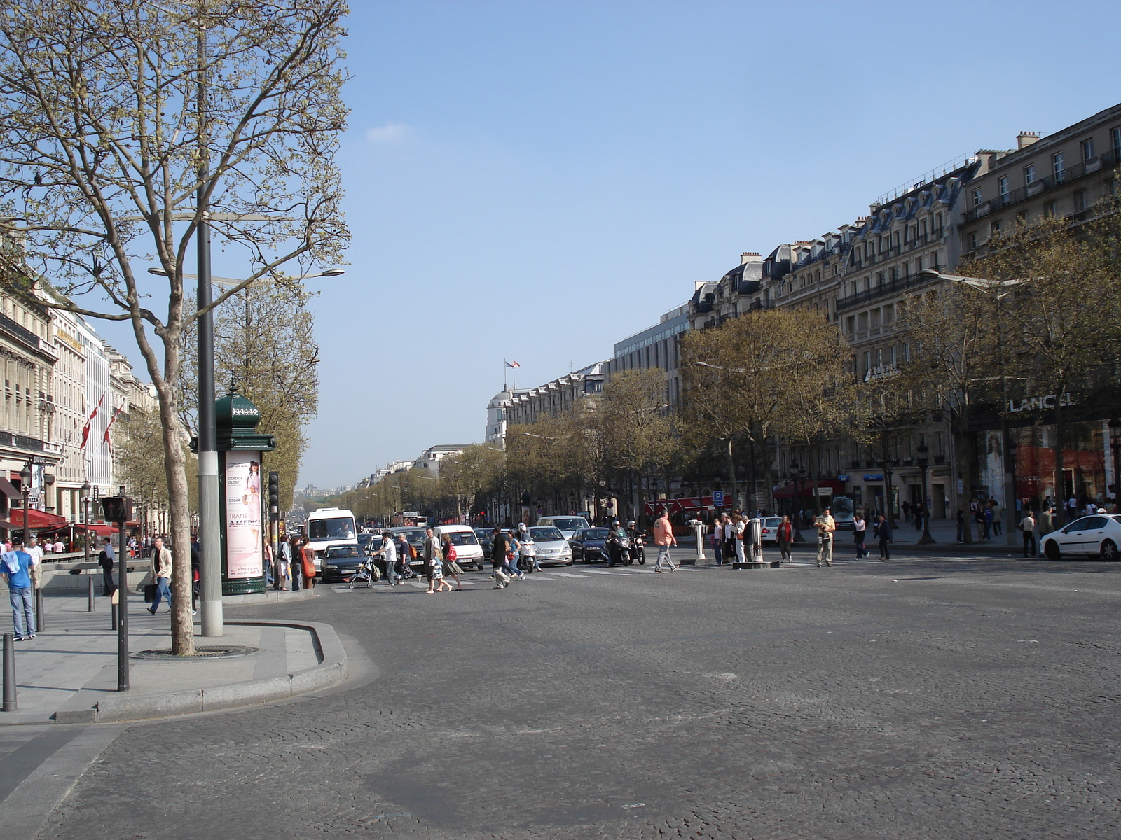 รูปถ่าย ฝรั่งเศส(France) ปารีส(Paris) ช็องเซลีเซ(Champs Elysees) 2006-04 23