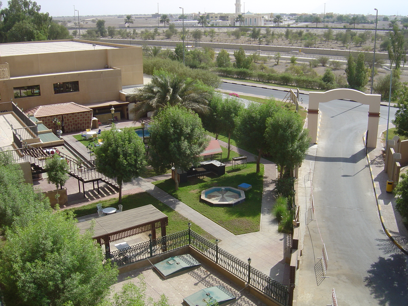 รูปถ่าย สหรัฐอาหรับเอมิเรตส์(United Arab Emirates) อาเลอิน(Al Ain) โรงแรมอินเตอร์คอนติเนนตัล(Intercontinental Hotel) 2005-11 17