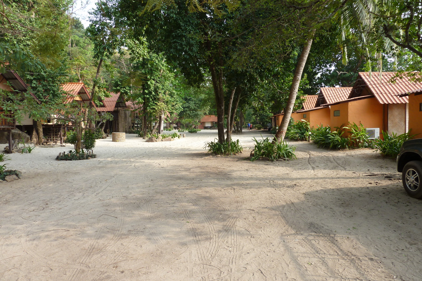 รูปถ่าย ไทย(Thailand) เกาะช้าง(Ko Chang) หาดทรายขาว(White sand beach) 2011-02 26