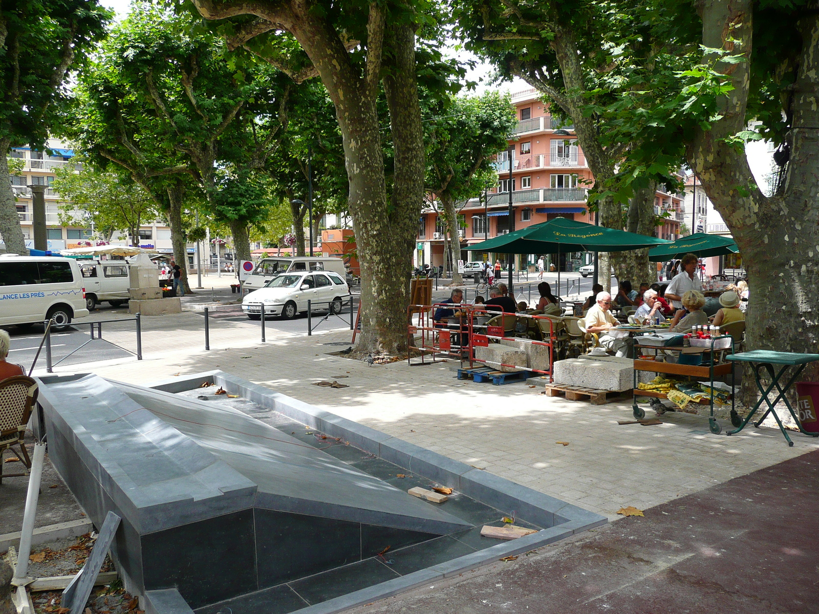รูปถ่าย ฝรั่งเศส(France) วังซ์(Vence) จัตุรัสกร็องฌาร์แด็ง(Place du Grand Jardin) 2007-07 13