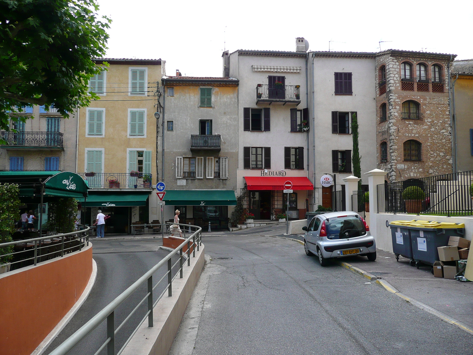 รูปถ่าย ฝรั่งเศส(France) วังซ์(Vence) จัตุรัสกร็องฌาร์แด็ง(Place du Grand Jardin) 2007-07 3