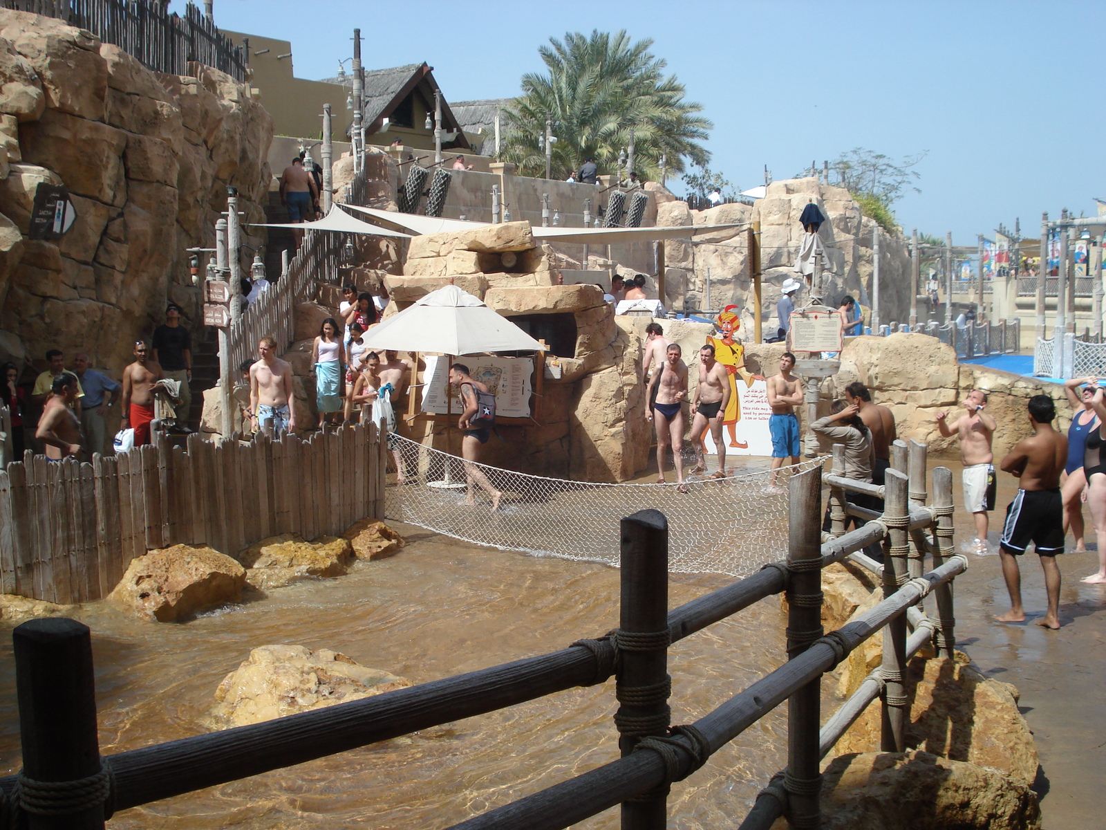 รูปถ่าย สหรัฐอาหรับเอมิเรตส์(United Arab Emirates) ดูไบ(Dubai) สวนน้ำไวลด์วาดี(Wild Wadi) 2007-03 19