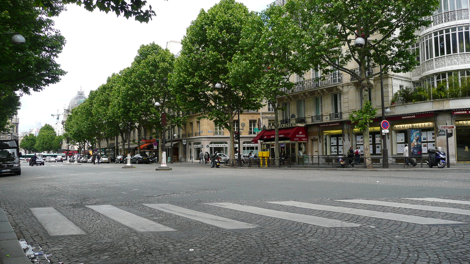รูปถ่าย ฝรั่งเศส(France) ปารีส(Paris) บูเลอวาร์ด  มาเลแอร์บ(Boulevard Malesherbes) 2007-05 102