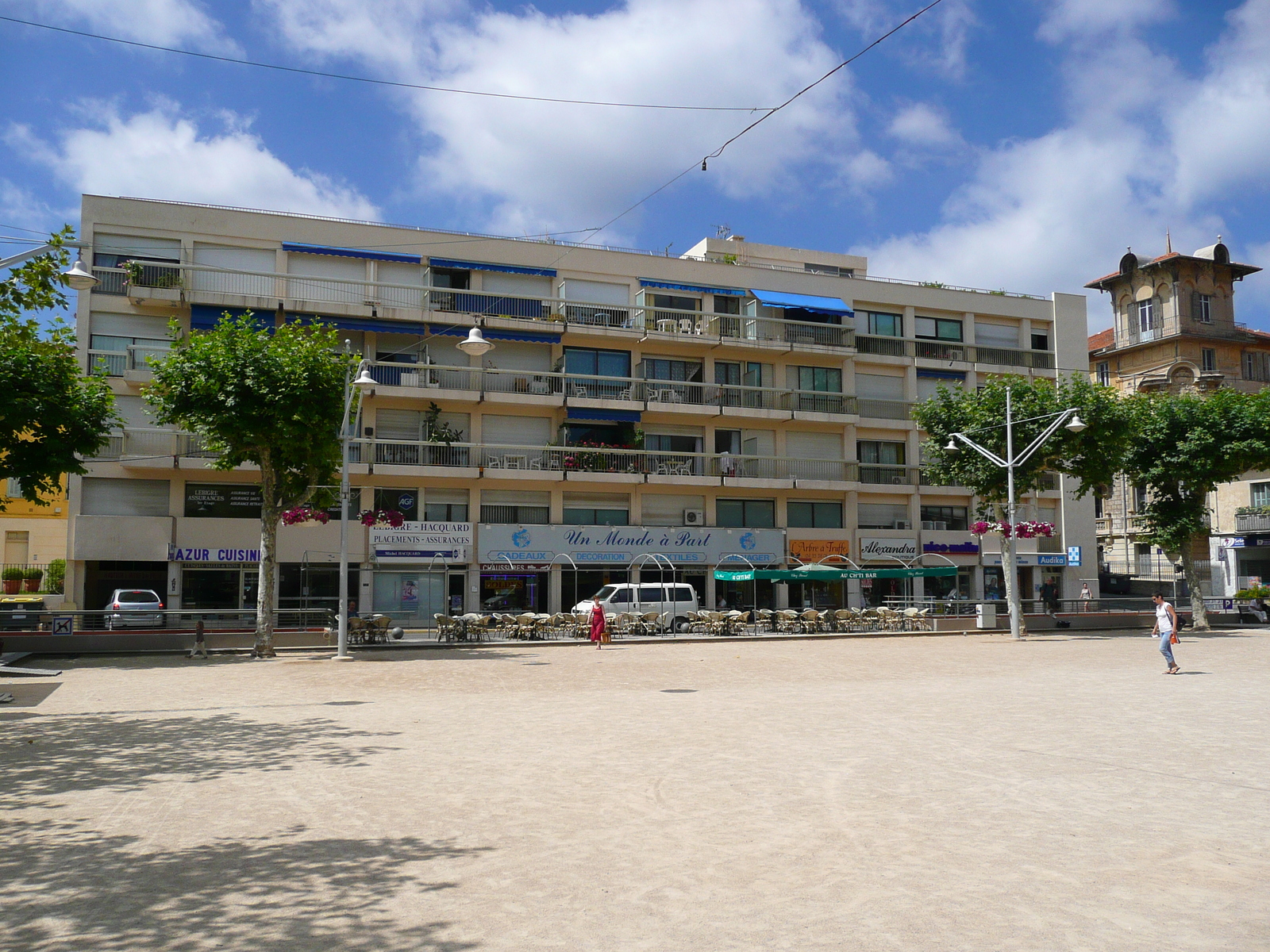 รูปถ่าย ฝรั่งเศส(France) วังซ์(Vence) จัตุรัสกร็องฌาร์แด็ง(Place du Grand Jardin) 2007-07 29