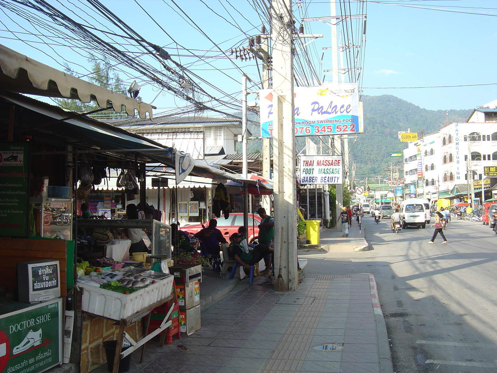 รูปถ่าย ไทย(Thailand) ภูเก็ต(Phuket) ป่าตอง(Patong) ถนนสาย 2(2nd Road) 2005-12 16