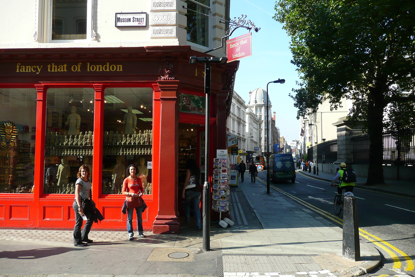 รูปถ่าย อังกฤษ(United Kingdom) ลอนดอน(London) ถนนมิวเซียม(Museum Street) 2007-09 5
