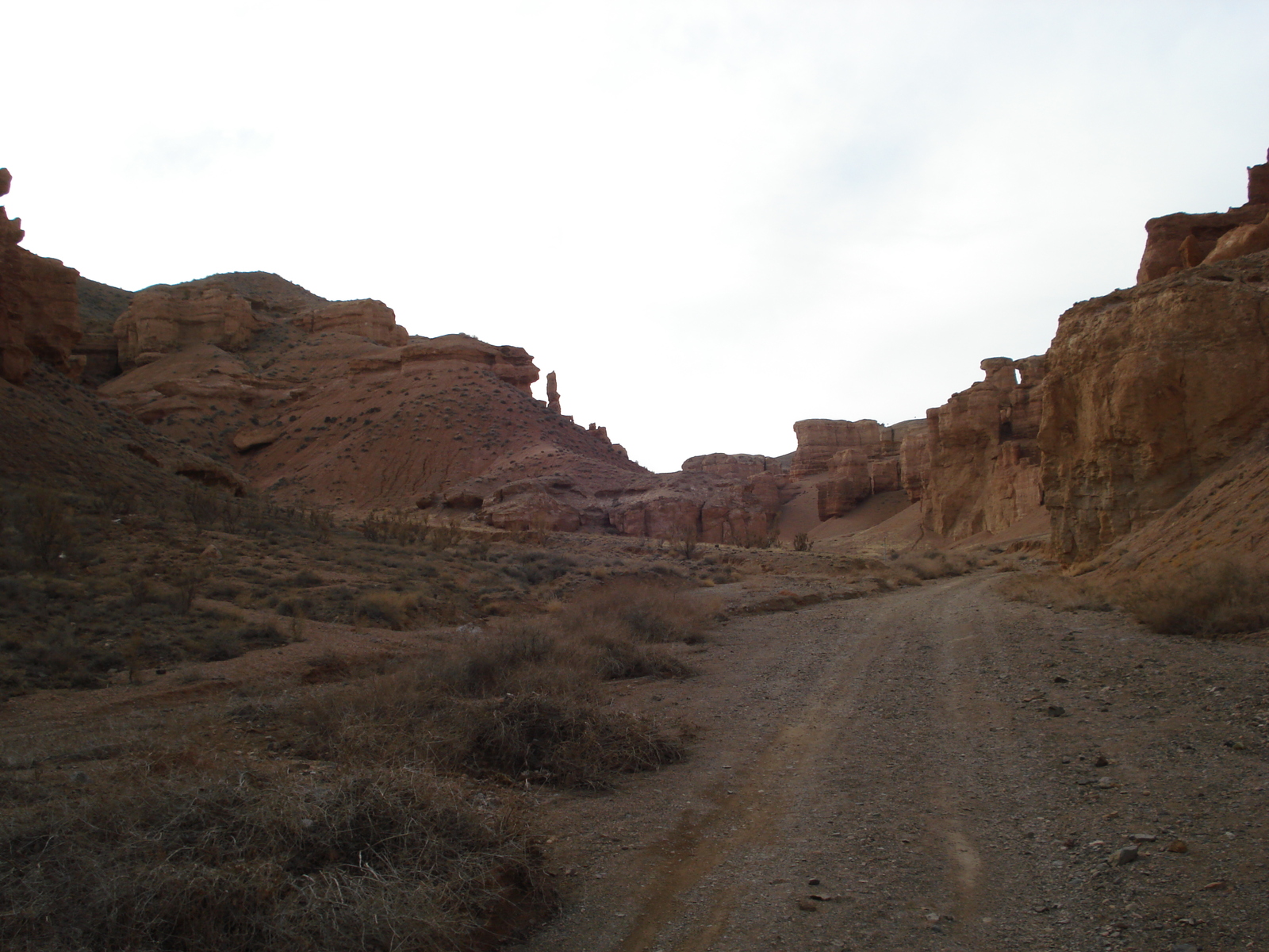 รูปถ่าย คาซัคสถาน(Kazakhstan) หุบผาชารึน(Charyn Canyon) 2007-03 60