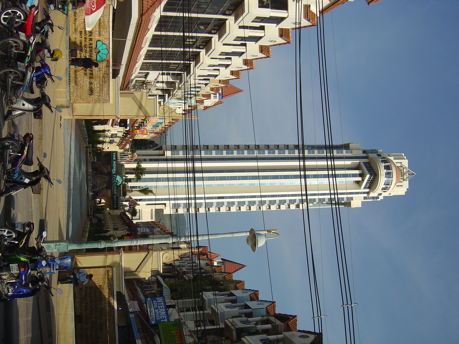 รูปถ่าย ไทย(Thailand) ภูเก็ต(Phuket) ป่าตอง(Patong) ถนนสาย 2(2nd Road) 2005-12 18