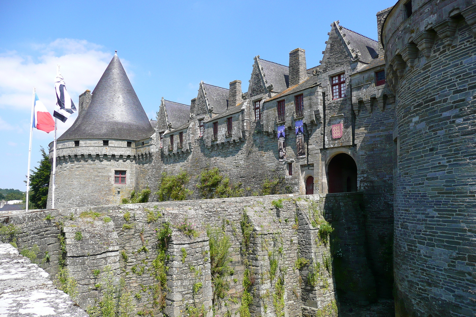 รูปถ่าย ฝรั่งเศส(France) ปองติวี่(Pontivy) ปราสาทดยุกแห่งโรออง(Rohan's Dukes Castle) 2007-08 10