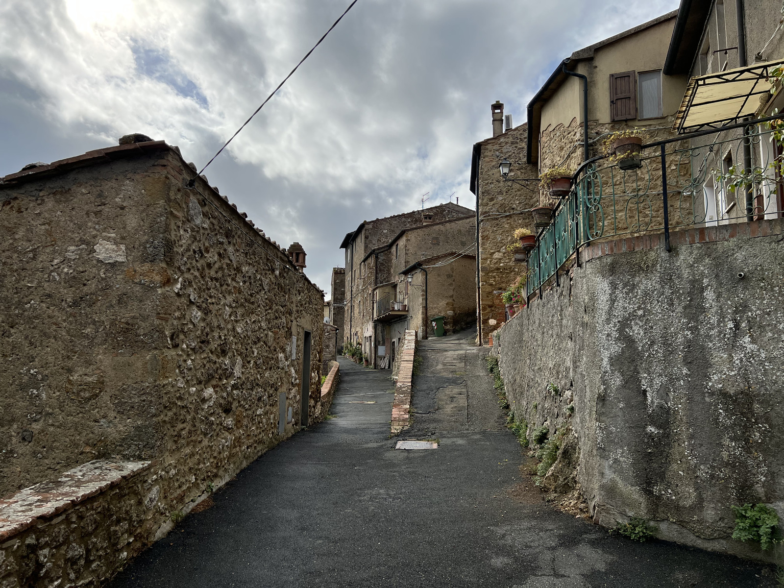 รูปถ่าย อิตาลี(Italy) ลาซัสซา(La Sassa) 2021-09 17