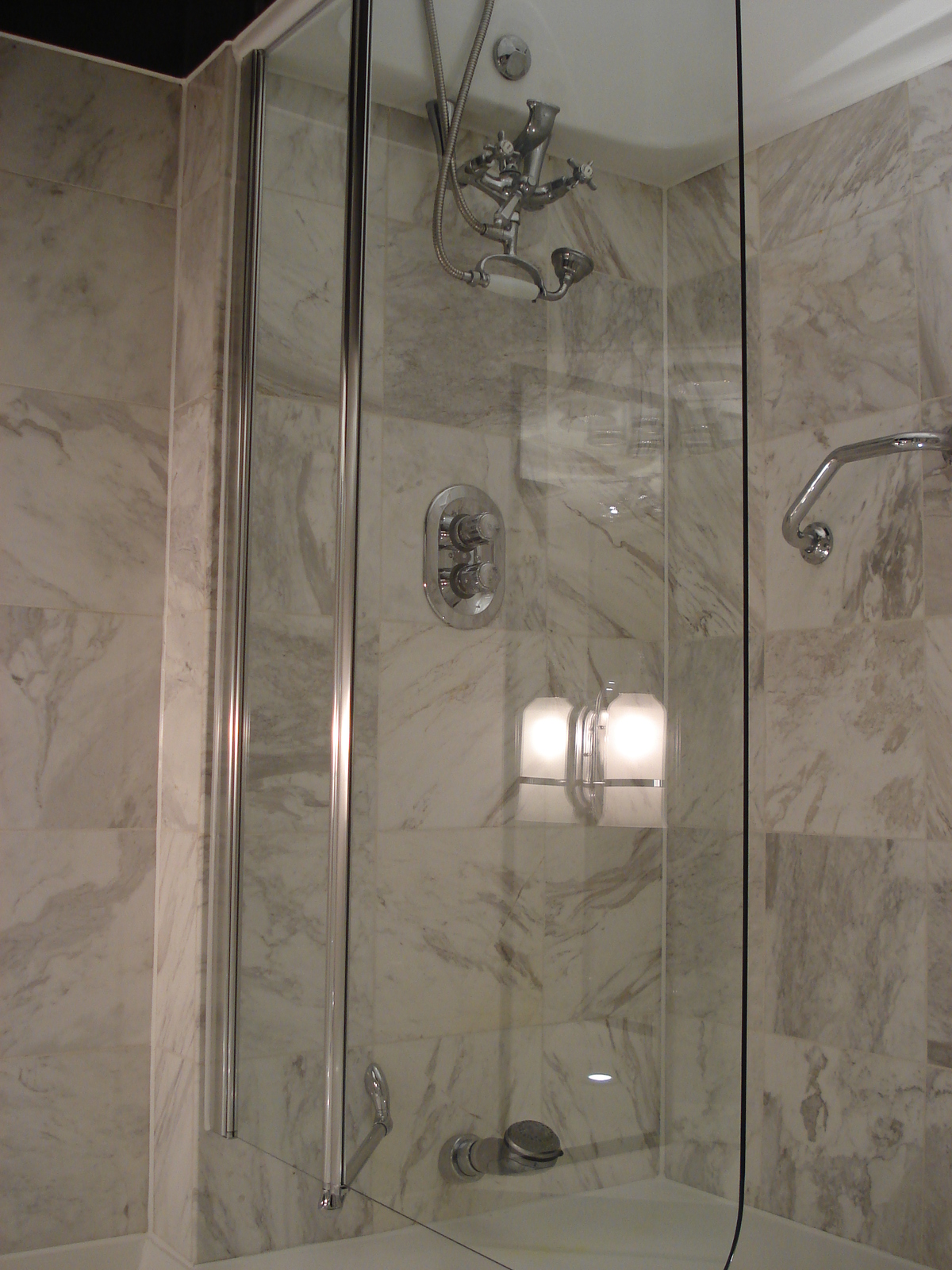 รูปถ่าย อังกฤษ(United Kingdom) บาธ(Bath) โรงแรมแมกโดนัลด์ สปา(MacDonald Spa Hotel) 2006-05 14