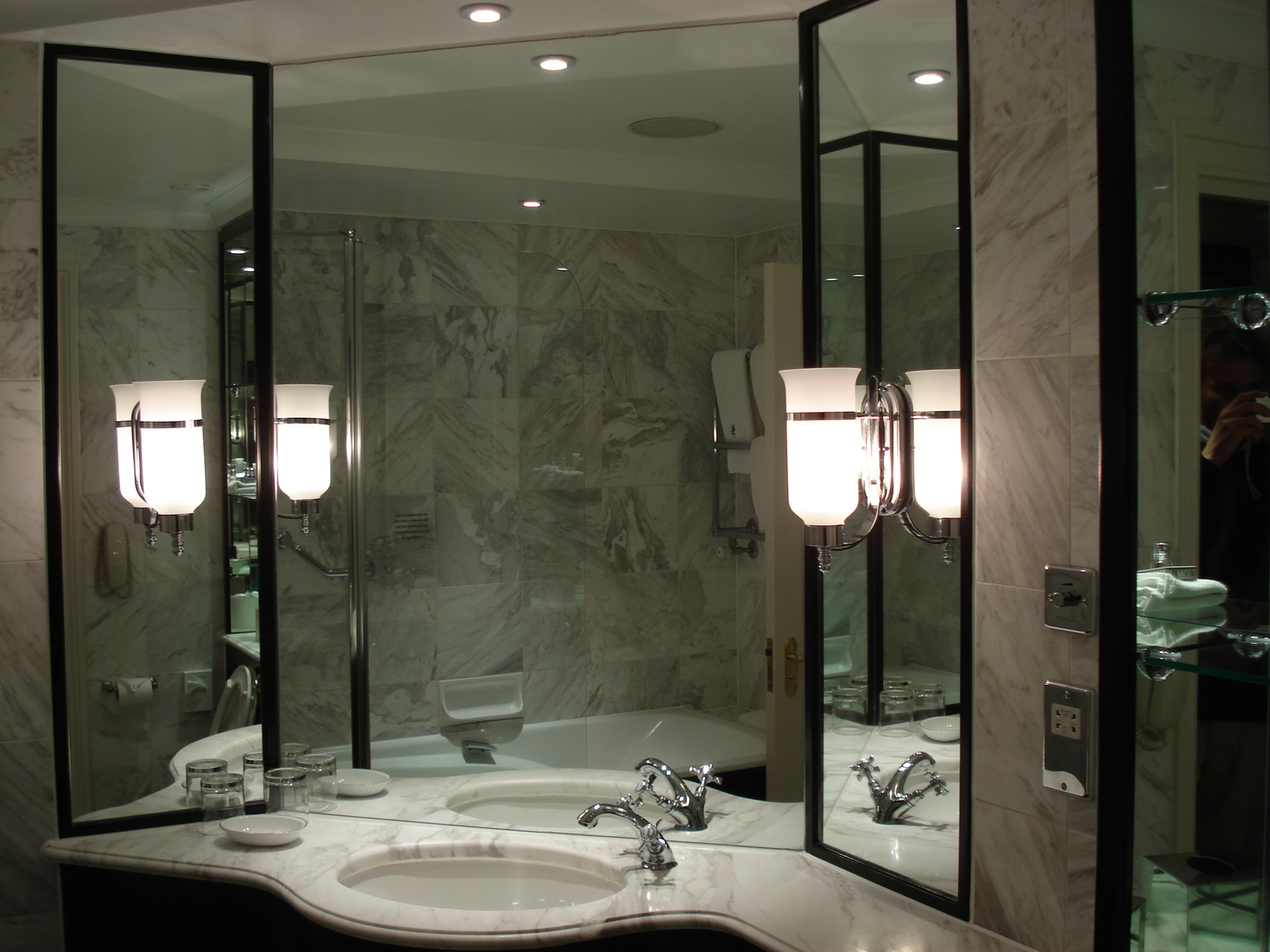 รูปถ่าย อังกฤษ(United Kingdom) บาธ(Bath) โรงแรมแมกโดนัลด์ สปา(MacDonald Spa Hotel) 2006-05 21