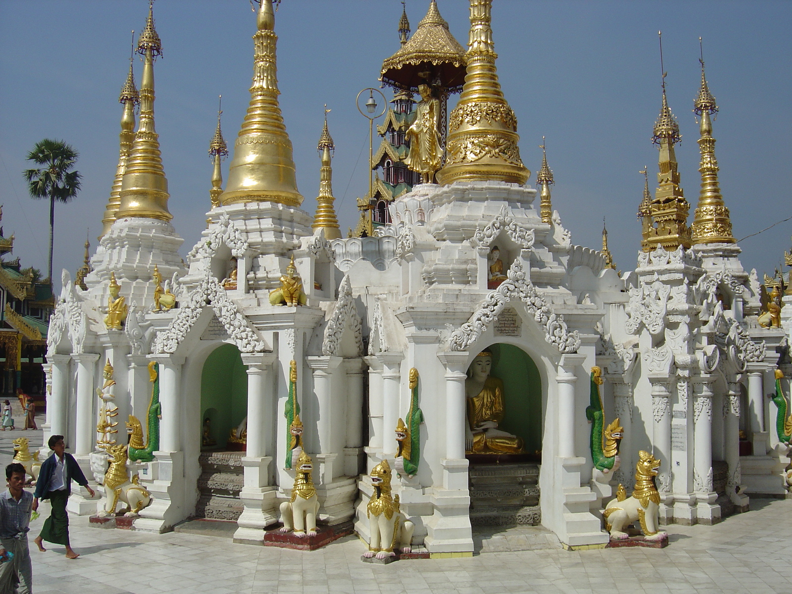 รูปถ่าย พม่า(Myanmar) ย่างกุ้ง(Yangon) พระมหาเจดีย์ชเวกากอง(Shwedagon Pagoda) 2005-01 44