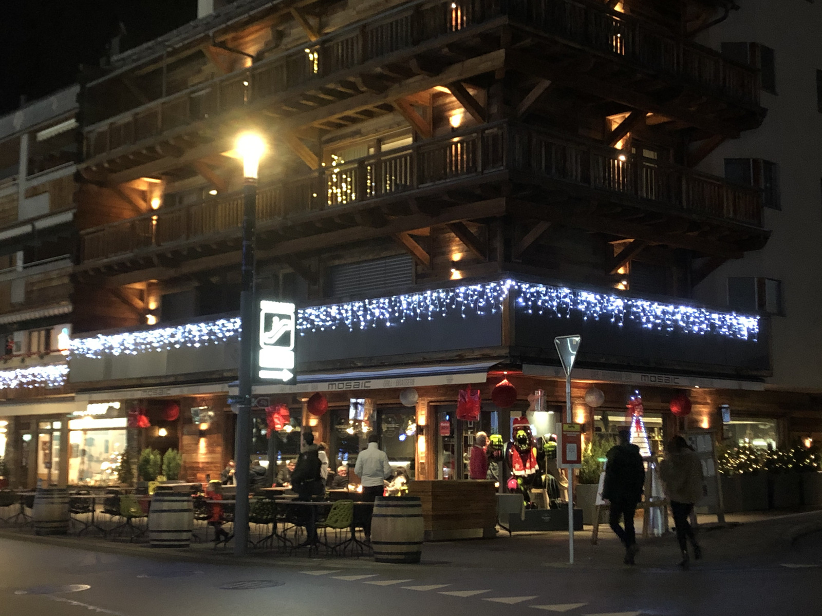 รูปถ่าย สวิสเซอร์แลนด์(Switzerland) ครองส์-มงตานา(Crans Montana) 2020-12 109