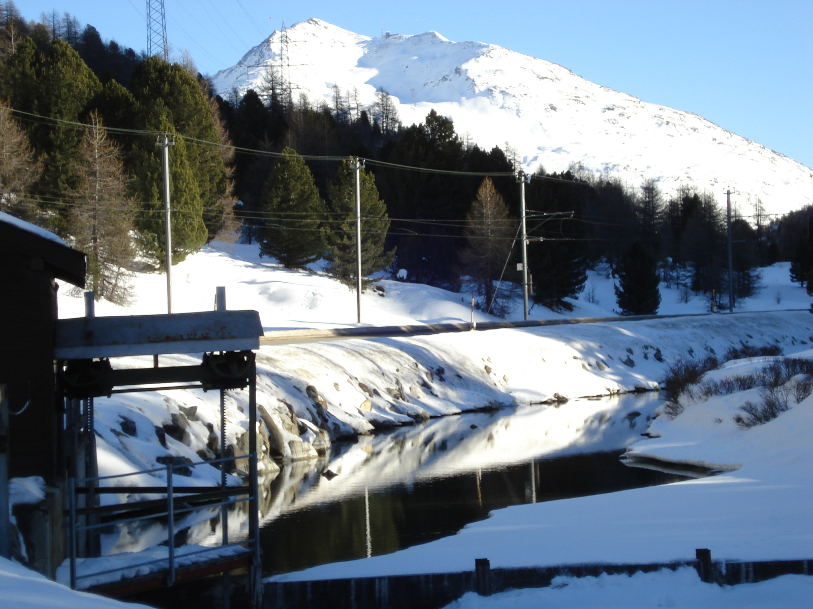 รูปถ่าย สวิสเซอร์แลนด์(Switzerland) จากปอนเตรซีนาไปลาโกเบียนโก(From Pontresina to Lago Bianco) 2007-01 63