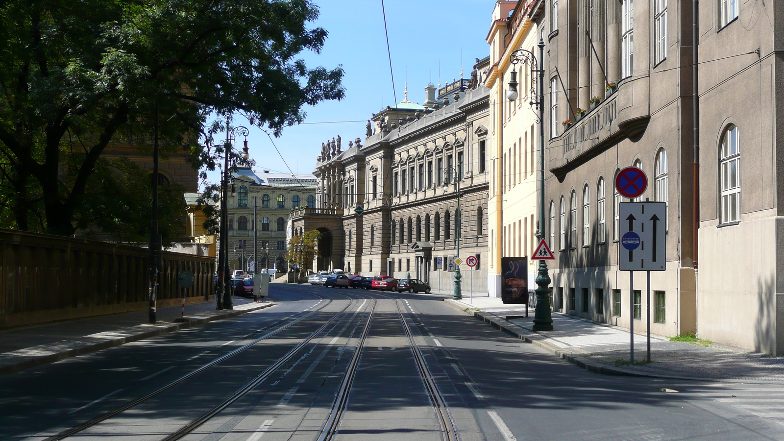รูปถ่าย สาธารณรัฐเช็ก(Czech Republic) ปราก(Prague) 17 ลิสโตปาดื(17 Listopadu) 2007-07 10