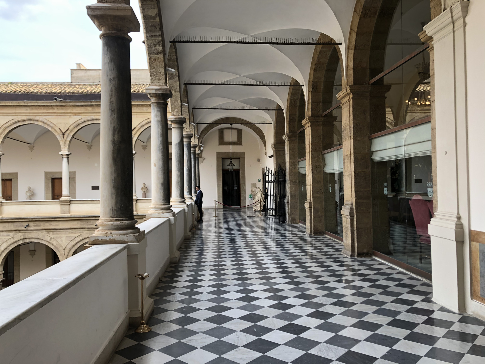รูปถ่าย อิตาลี(Italy) ซิซิลี(Sicily) ปาแลร์โม(Palermo) วังเดย์นอร์มันนี(Palazzo dei Normanni) 2020-02 237
