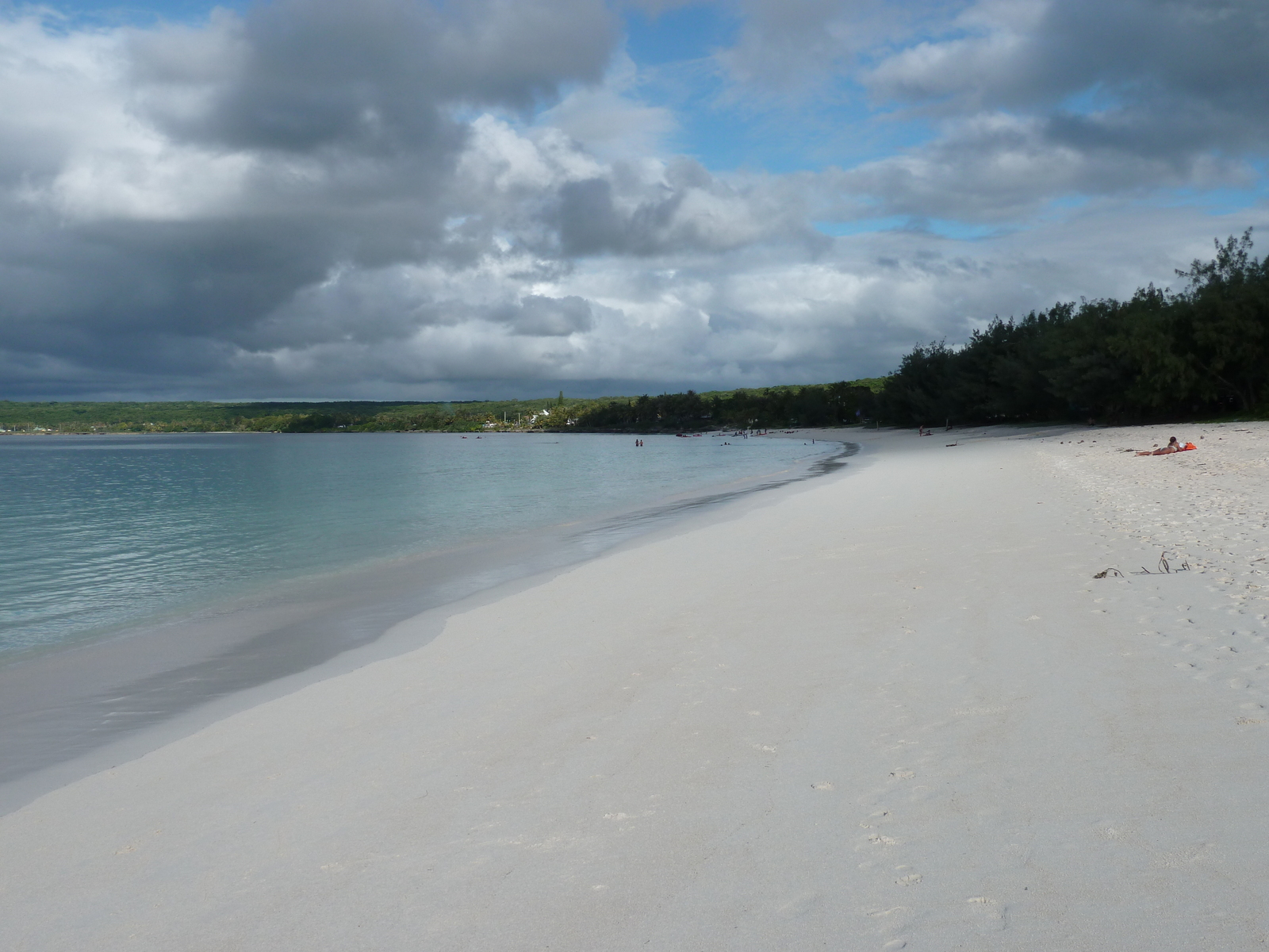 รูปถ่าย นิวแคลิโดเนีย(New Caledonia) เกาะลีฟู(Lifou) อ่าวชาโตบรีย็อง(Chateaubriand Bay) 2010-05 59