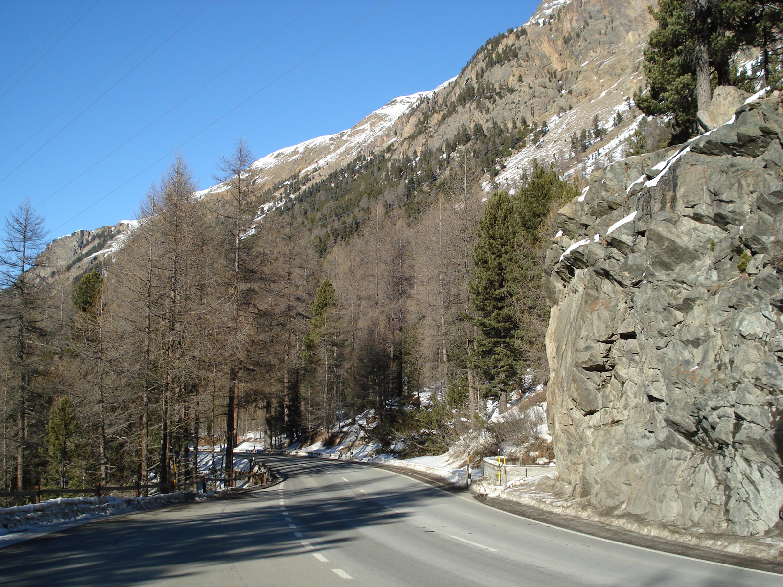 รูปถ่าย สวิสเซอร์แลนด์(Switzerland) จากปอนเตรซีนาไปลาโกเบียนโก(From Pontresina to Lago Bianco) 2007-01 64