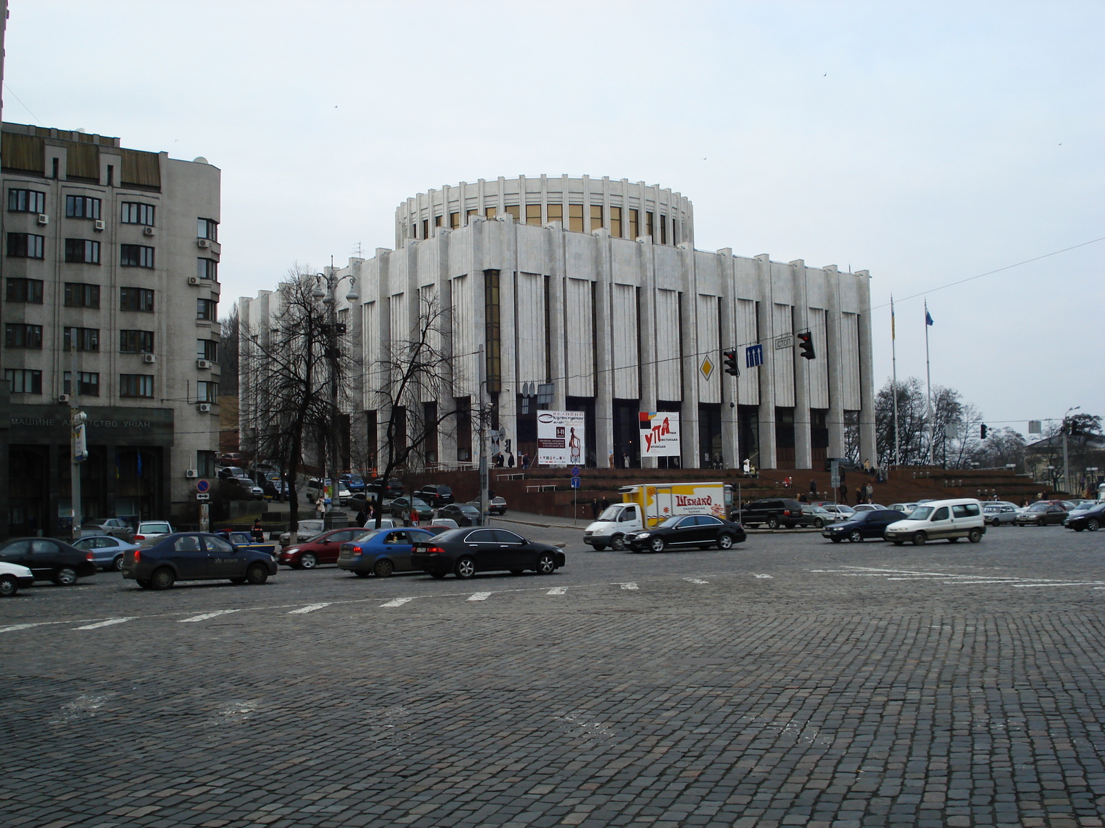 รูปถ่าย ยูเครน(Ukraine) เคียฟ(Kiev) ถนนเครชชาตือค(Kreschatyk Street) 2007-03 29