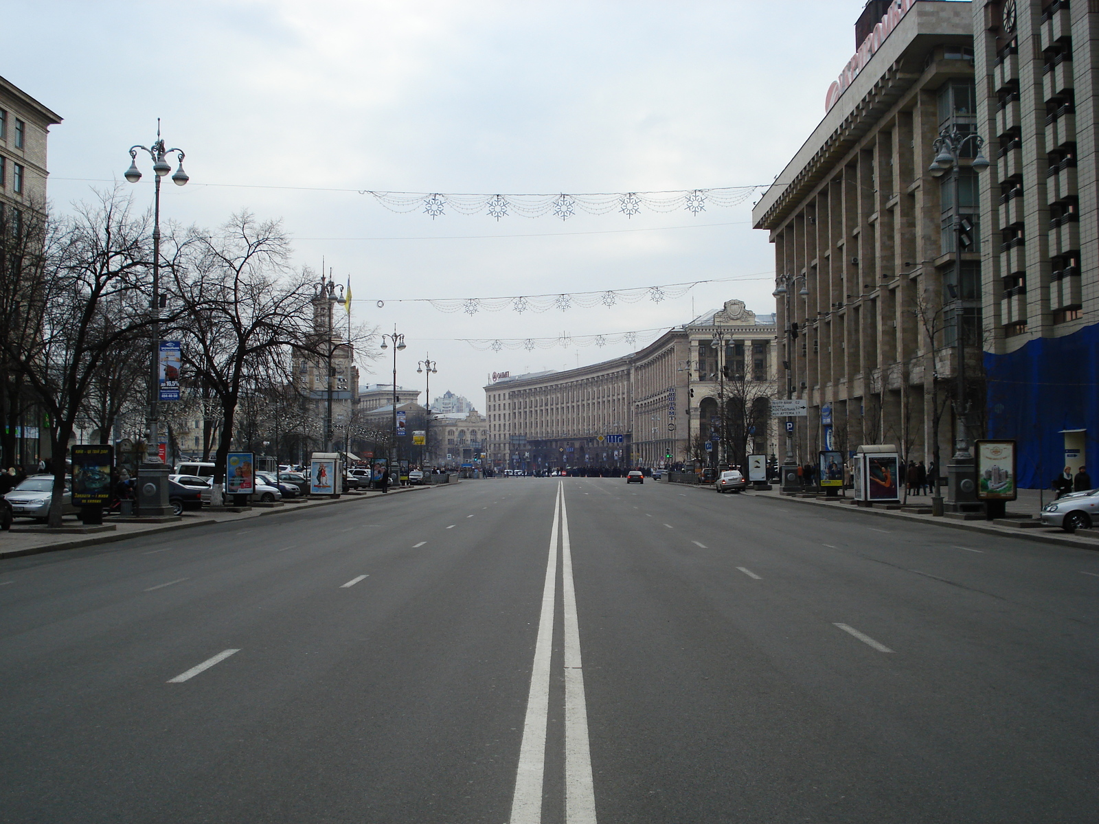 รูปถ่าย ยูเครน(Ukraine) เคียฟ(Kiev) ถนนเครชชาตือค(Kreschatyk Street) 2007-03 8