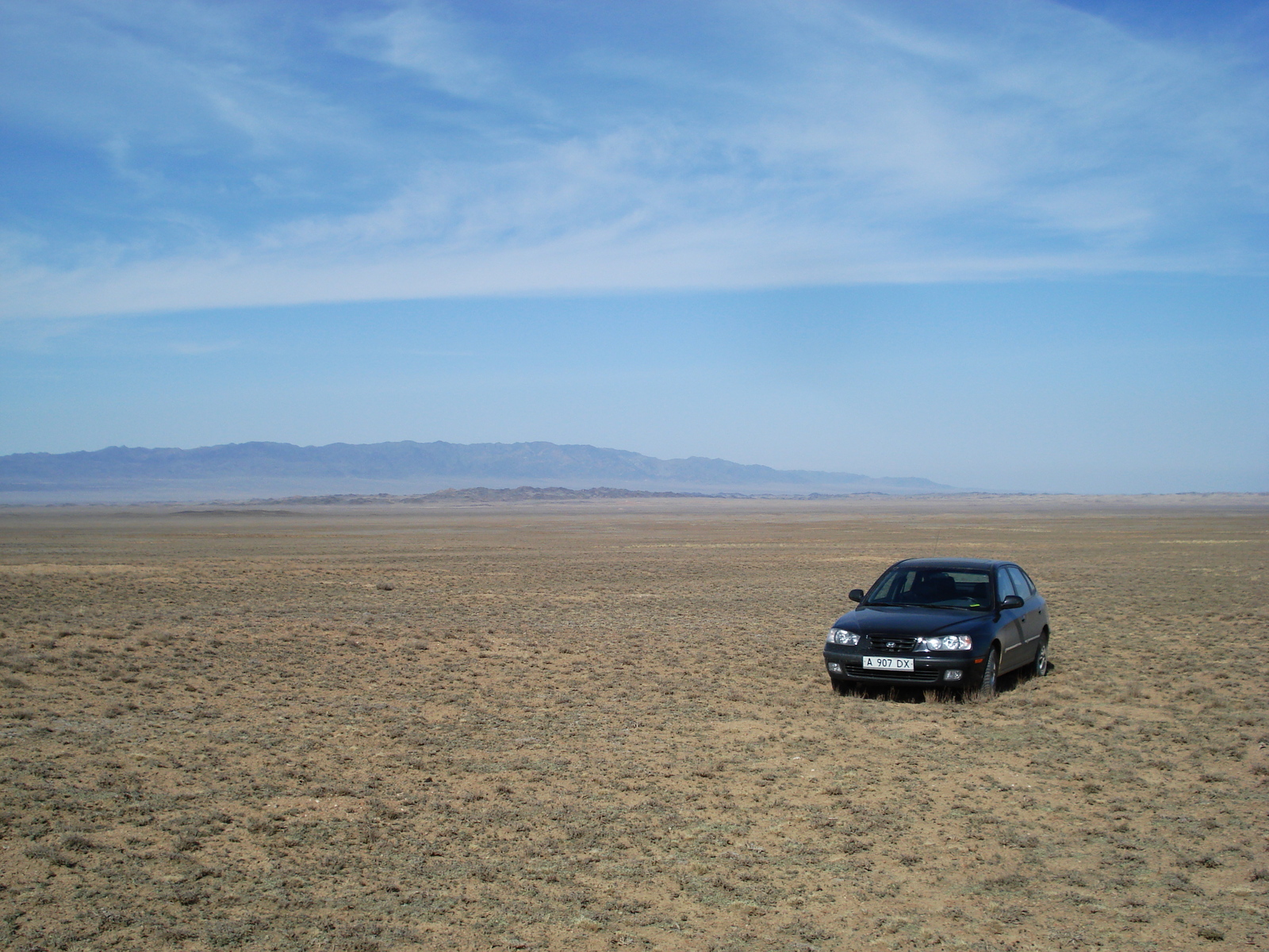 รูปถ่าย คาซัคสถาน(Kazakhstan) ถนนจากอัลมาตีไปหุบผาชารึน(Almaty to Charyn Canyon road) 2007-03 5