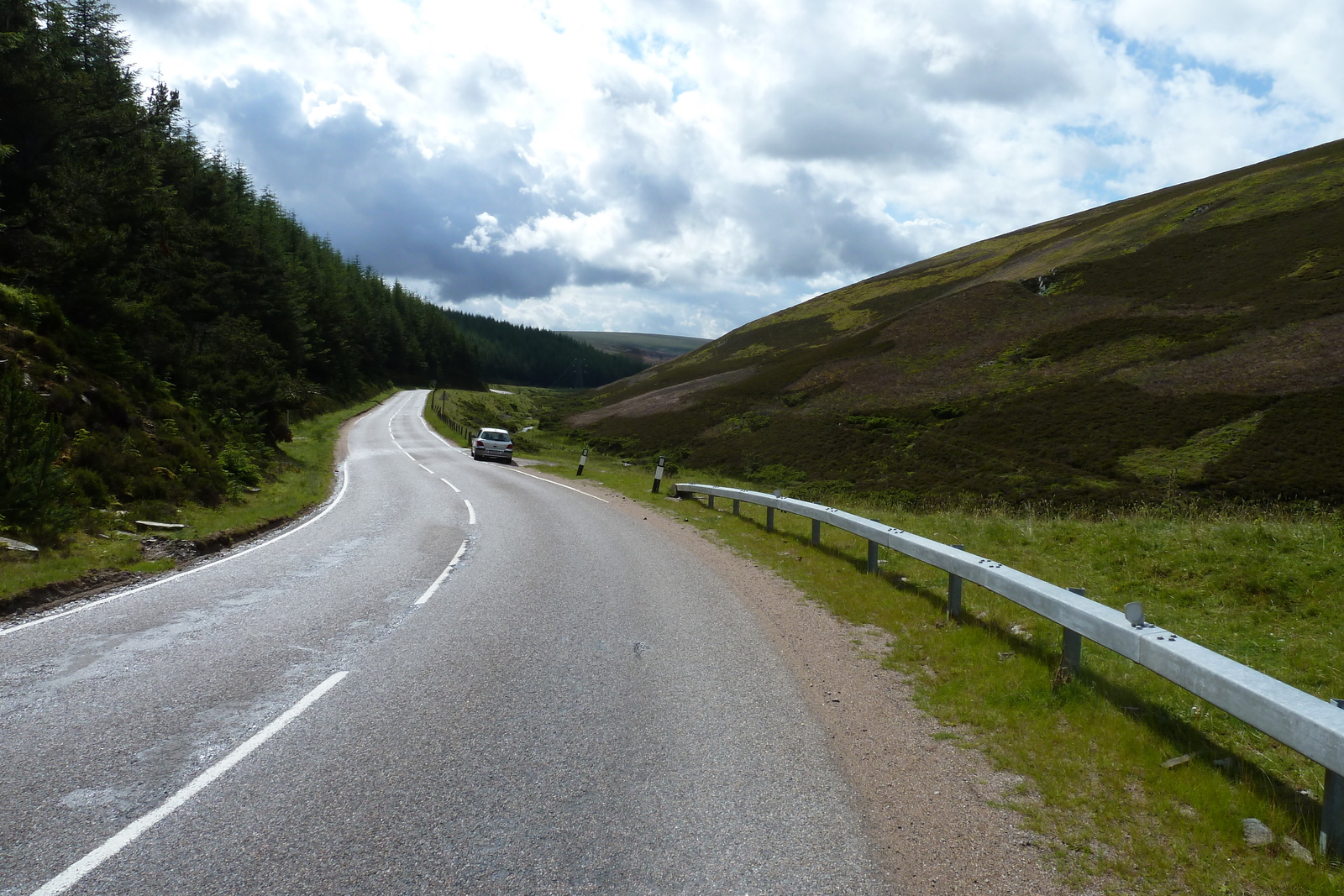 รูปถ่าย อังกฤษ(United Kingdom) อุทยานแห่งชาติแคร์นกอร์มส์(Cairngorms National Park) 2011-07 28