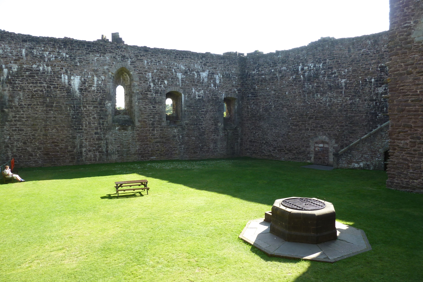 รูปถ่าย อังกฤษ(United Kingdom) สกอตแลนด์(Scotland) ปราสาทดูน(Doune Castle) 2011-07 16