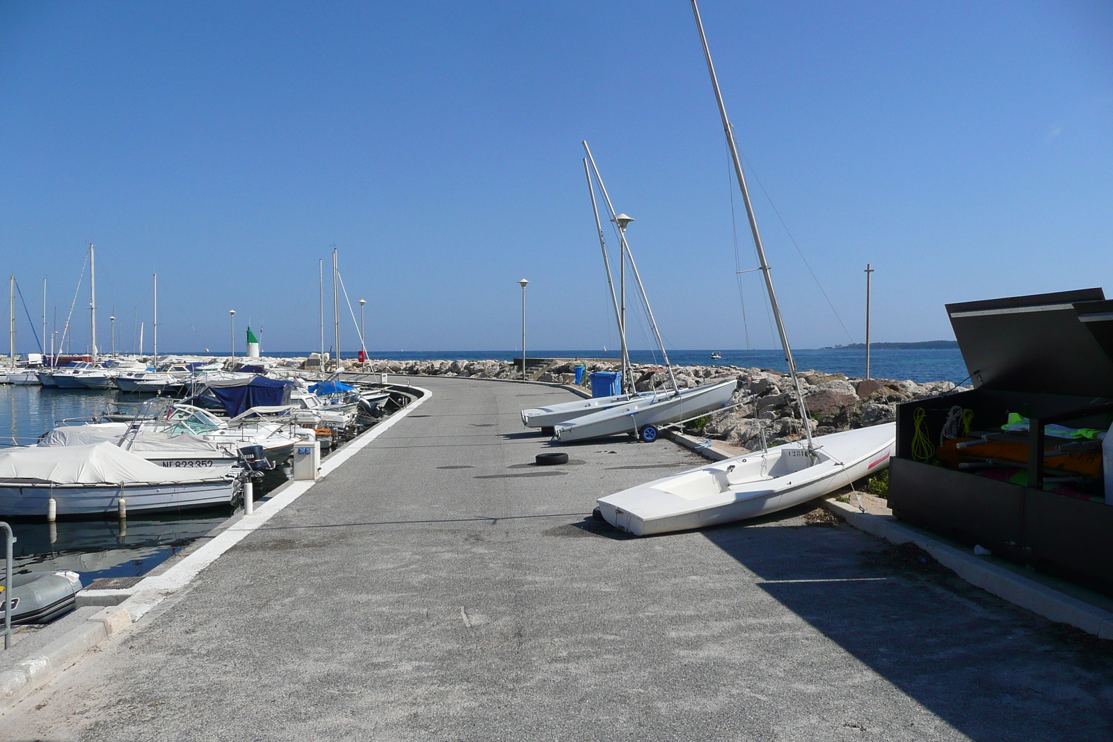 รูปถ่าย ฝรั่งเศส(France) คานส์(Cannes) หาดกาซาแญร์(Plage Gazagnaire) 2008-03 94