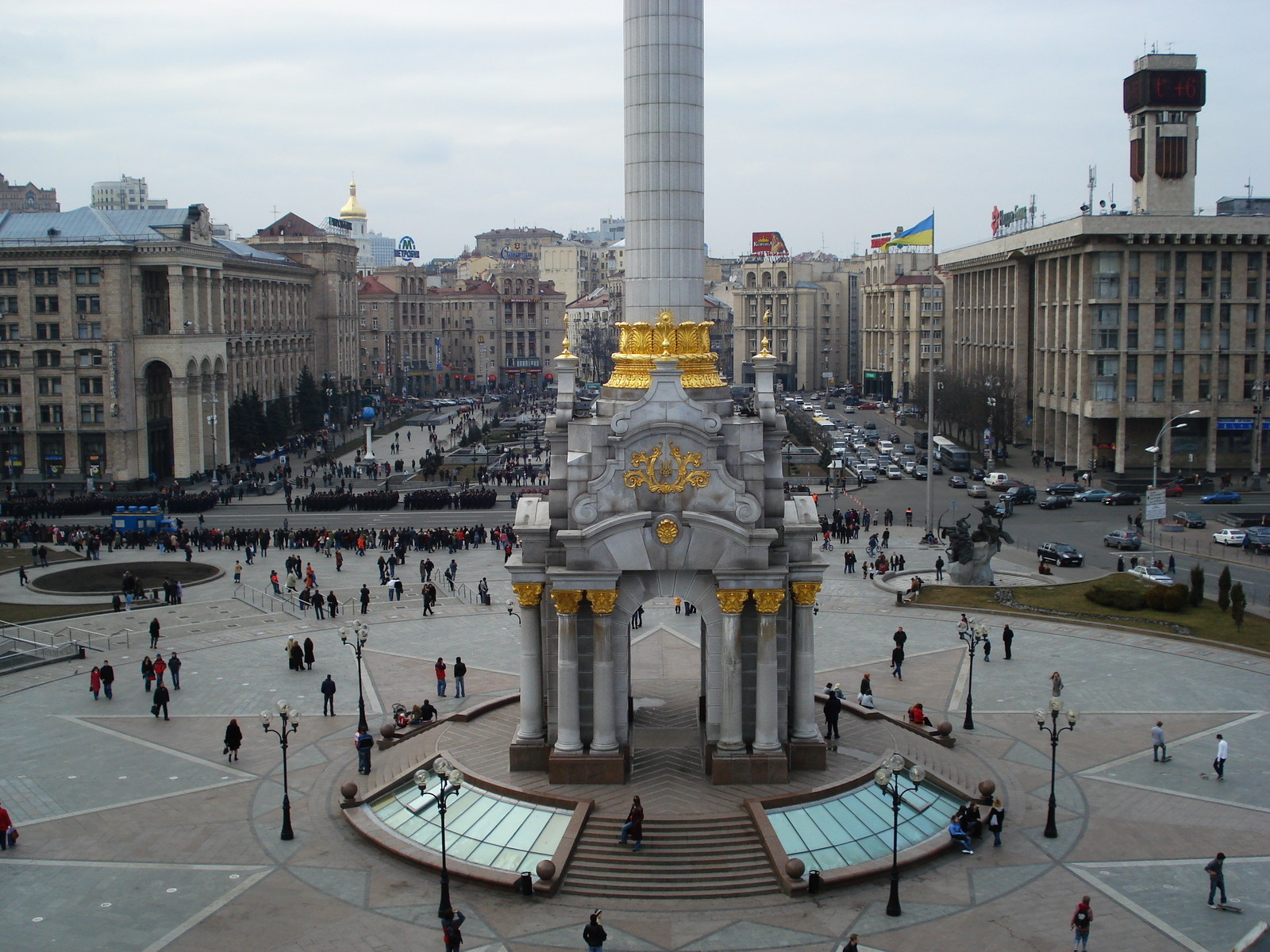 รูปถ่าย ยูเครน(Ukraine) เคียฟ(Kiev) ถนนเครชชาตือค(Kreschatyk Street) 2007-03 61