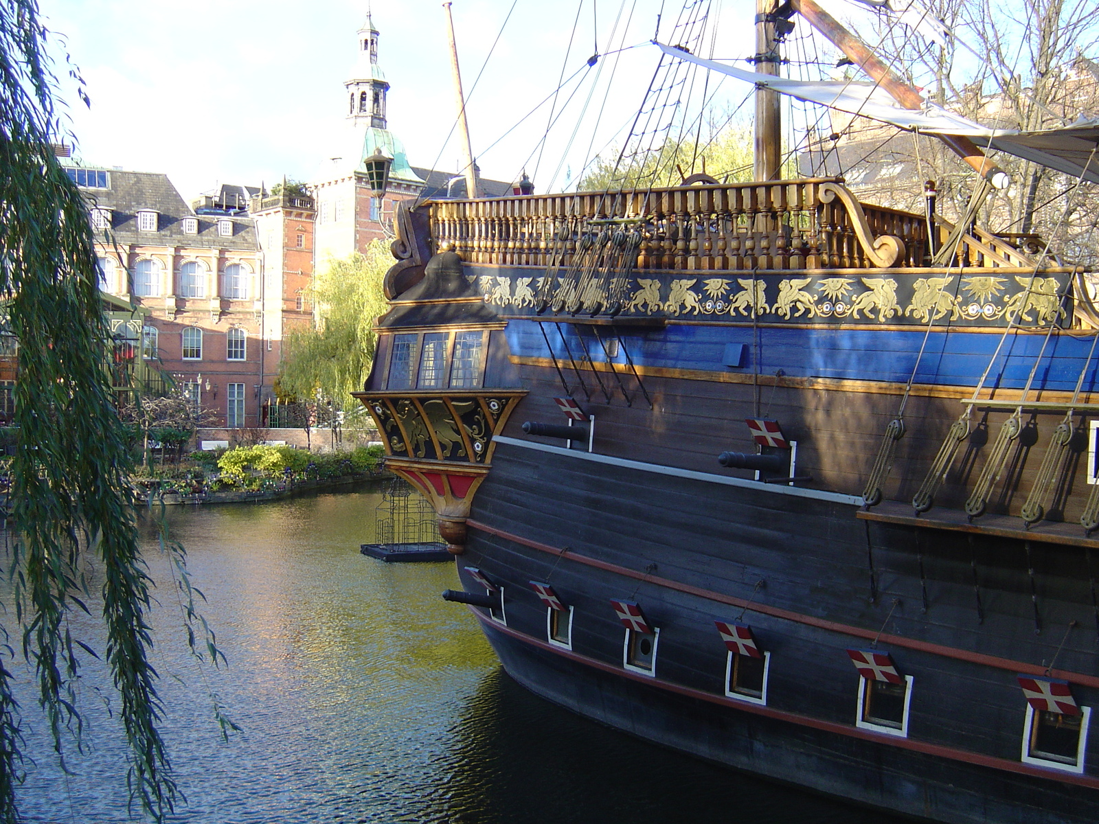 รูปถ่าย เดนมาร์ก(Denmark) โคเปนเฮเกน(Copenhagen) สวนสาธารณะทิโวลี(Tivoli Park) 2004-11 23