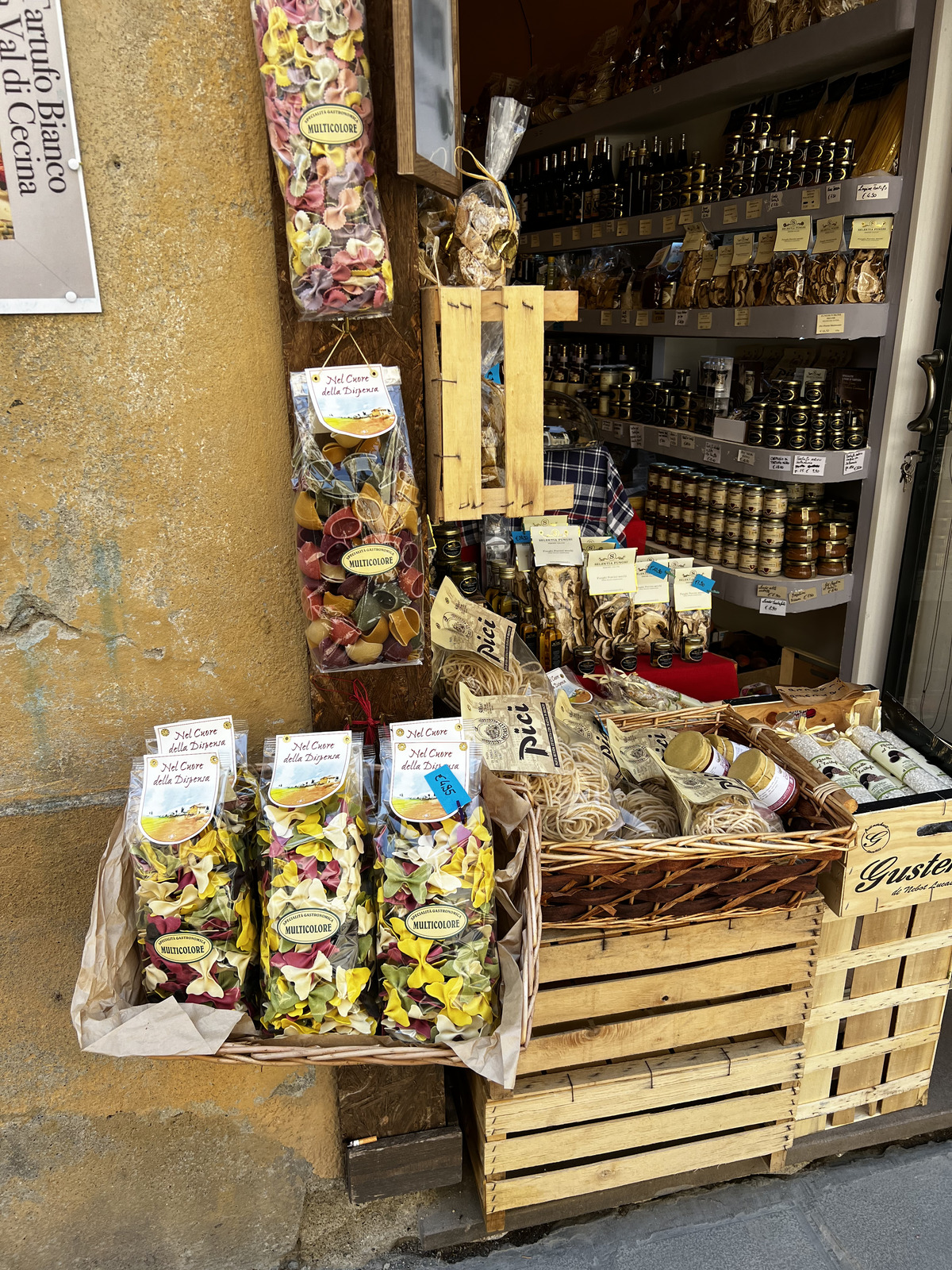 รูปถ่าย อิตาลี(Italy) วอลแตร์รา(Volterra) 2022-05 2