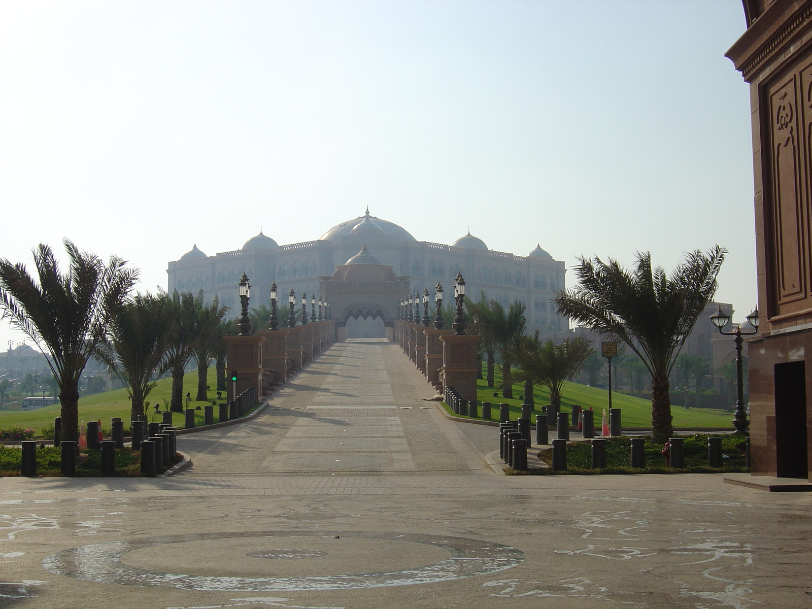 รูปถ่าย สหรัฐอาหรับเอมิเรตส์(United Arab Emirates) อาบูดาบี(Abu Dhabi) 2005-09 14